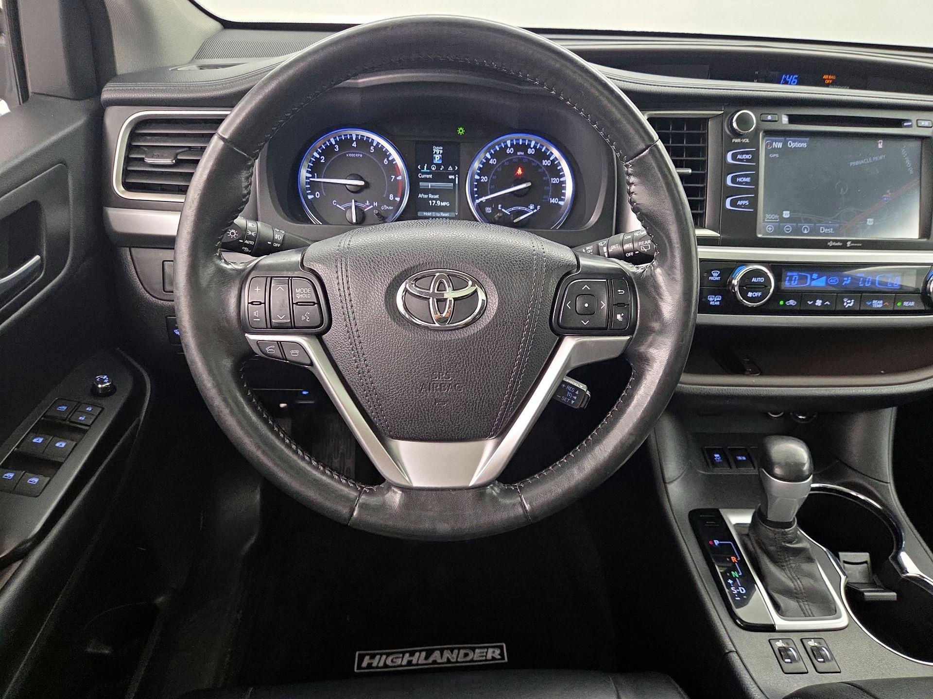 Thumbnail: 2015 Toyota Highlander - 10
