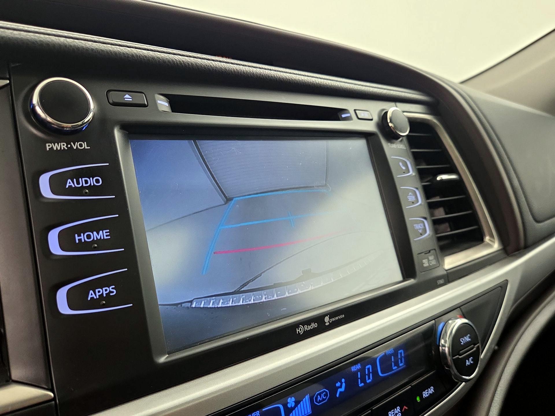 Thumbnail: 2015 Toyota Highlander - 15