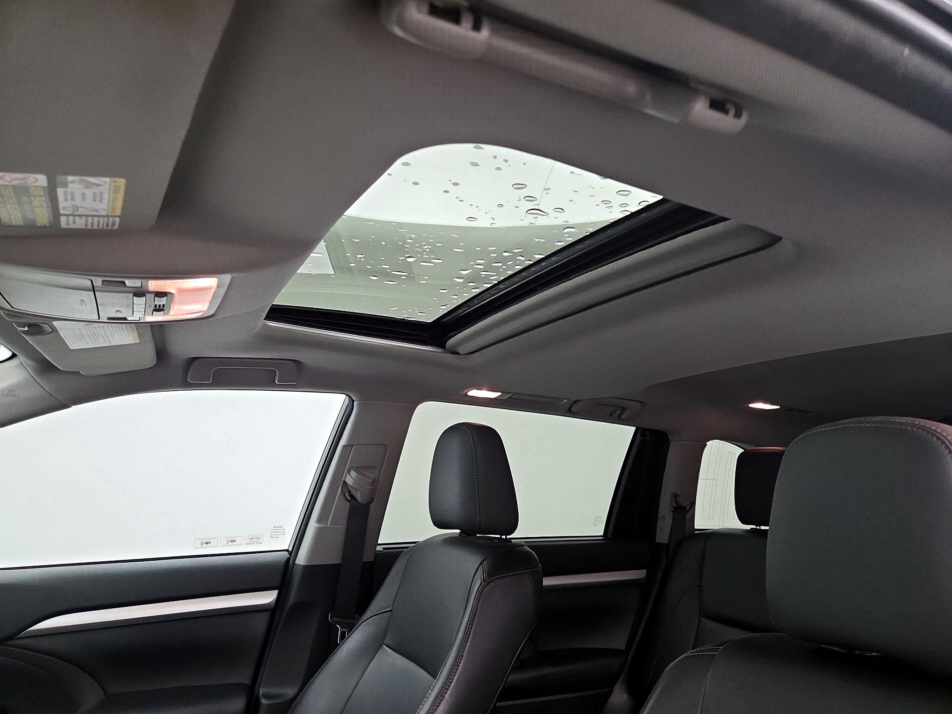Thumbnail: 2015 Toyota Highlander - 20