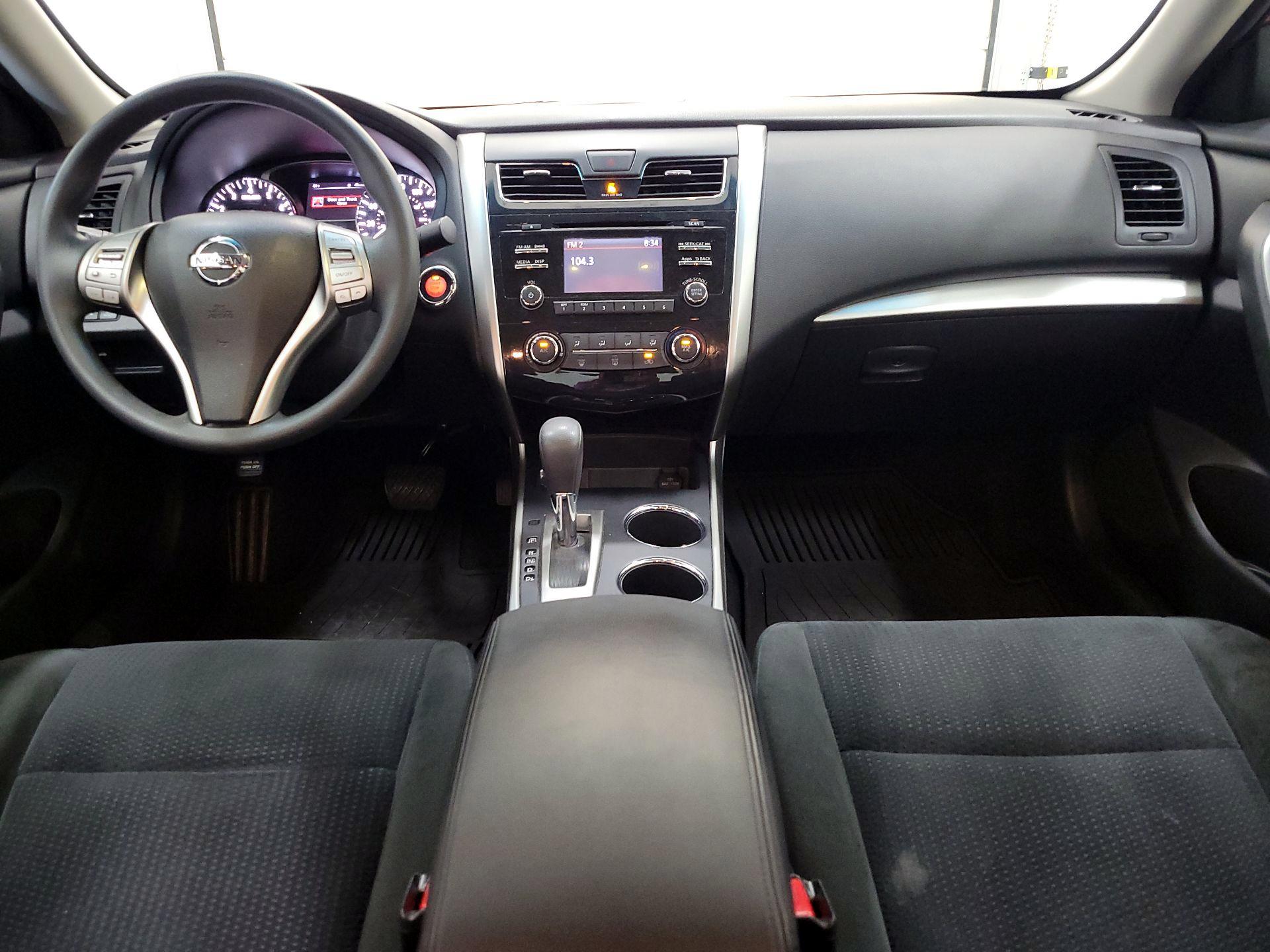 Thumbnail: 2015 Nissan Altima - 9
