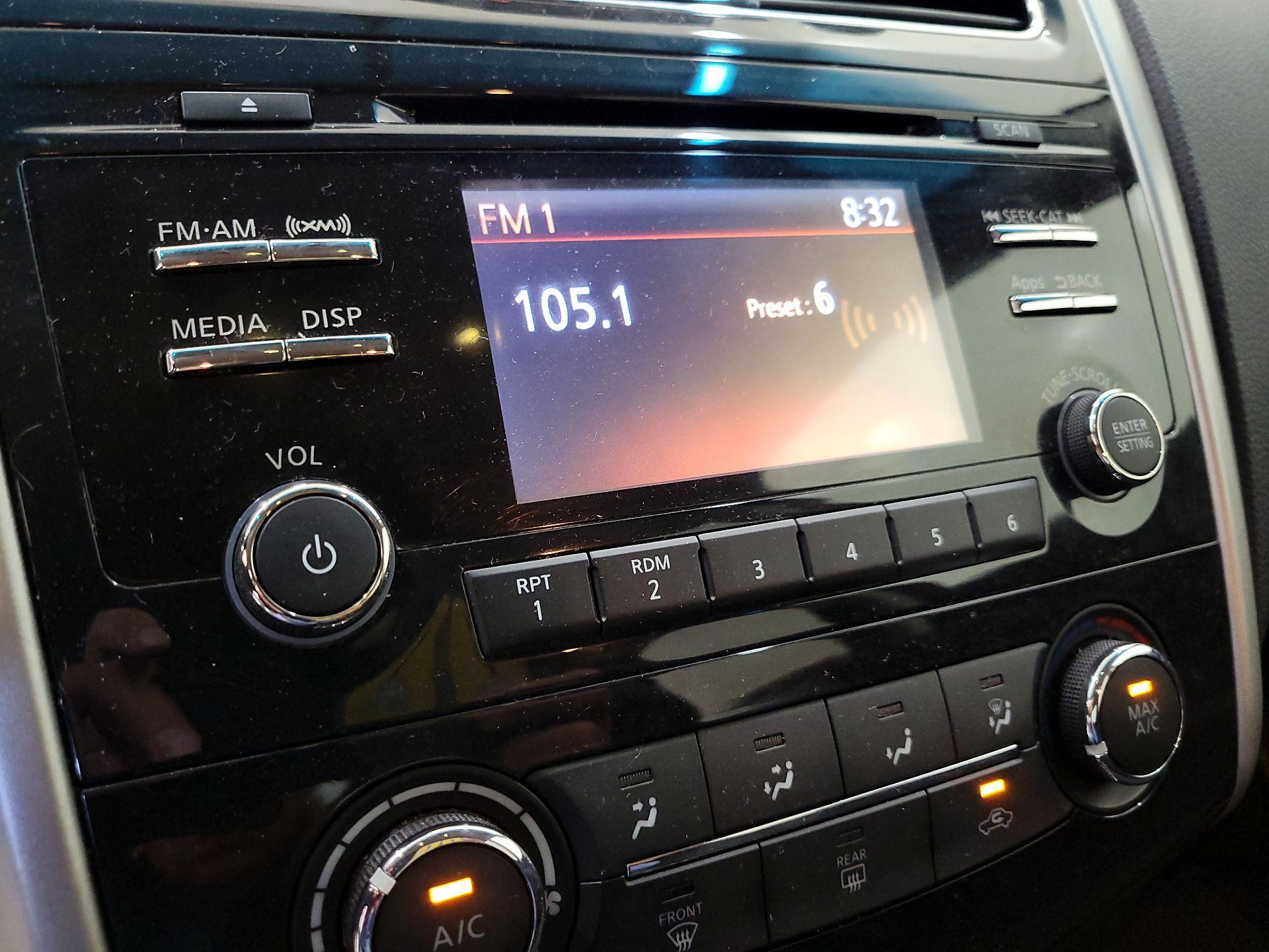 Thumbnail: 2015 Nissan Altima - 15