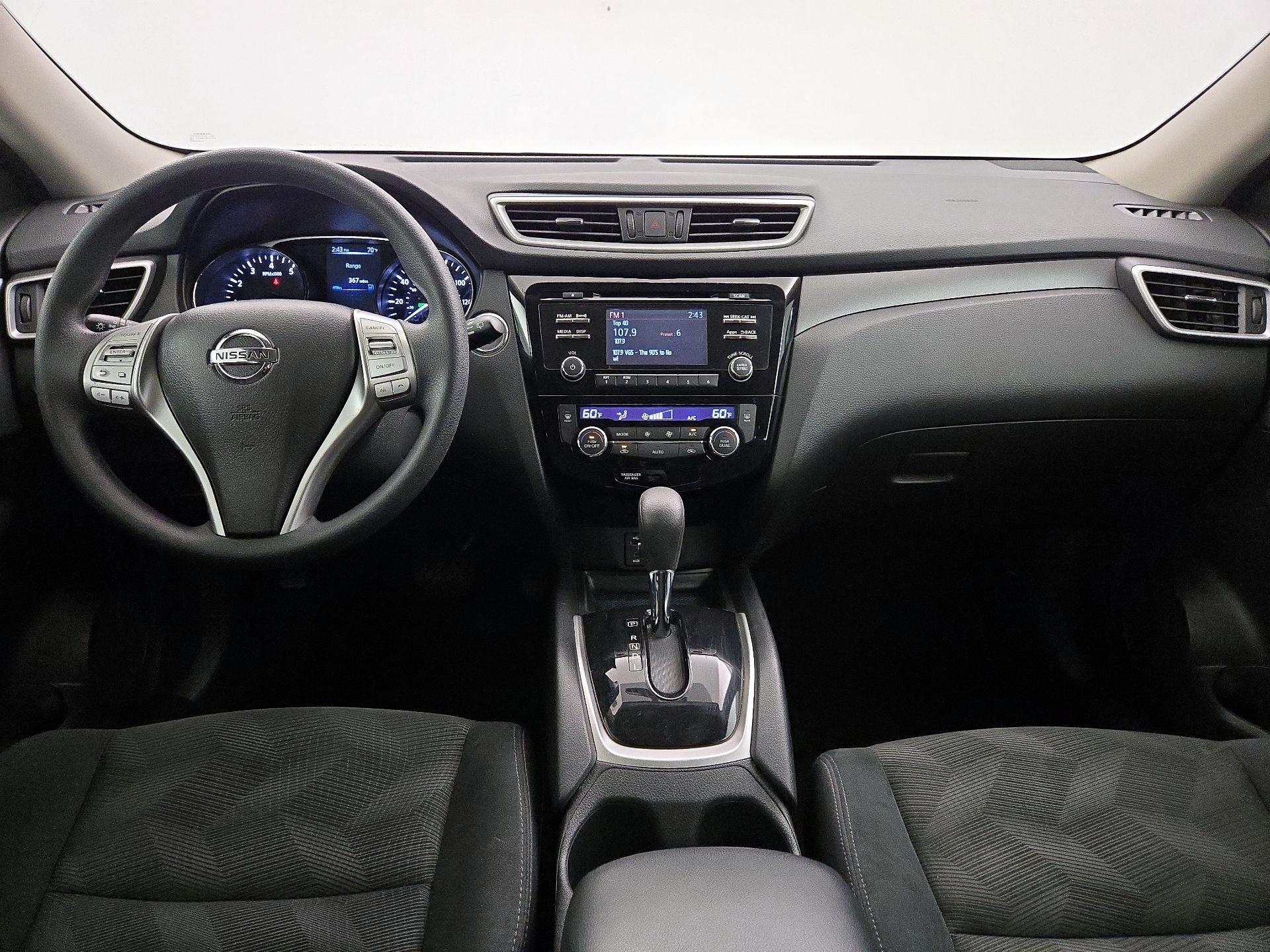 Thumbnail: 2015 Nissan Rogue - 9