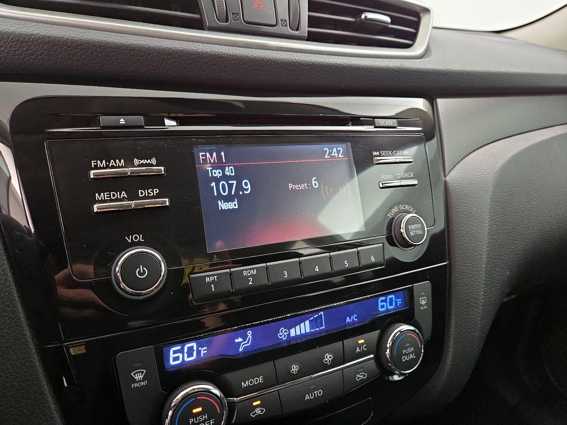 Thumbnail: 2015 Nissan Rogue - 15