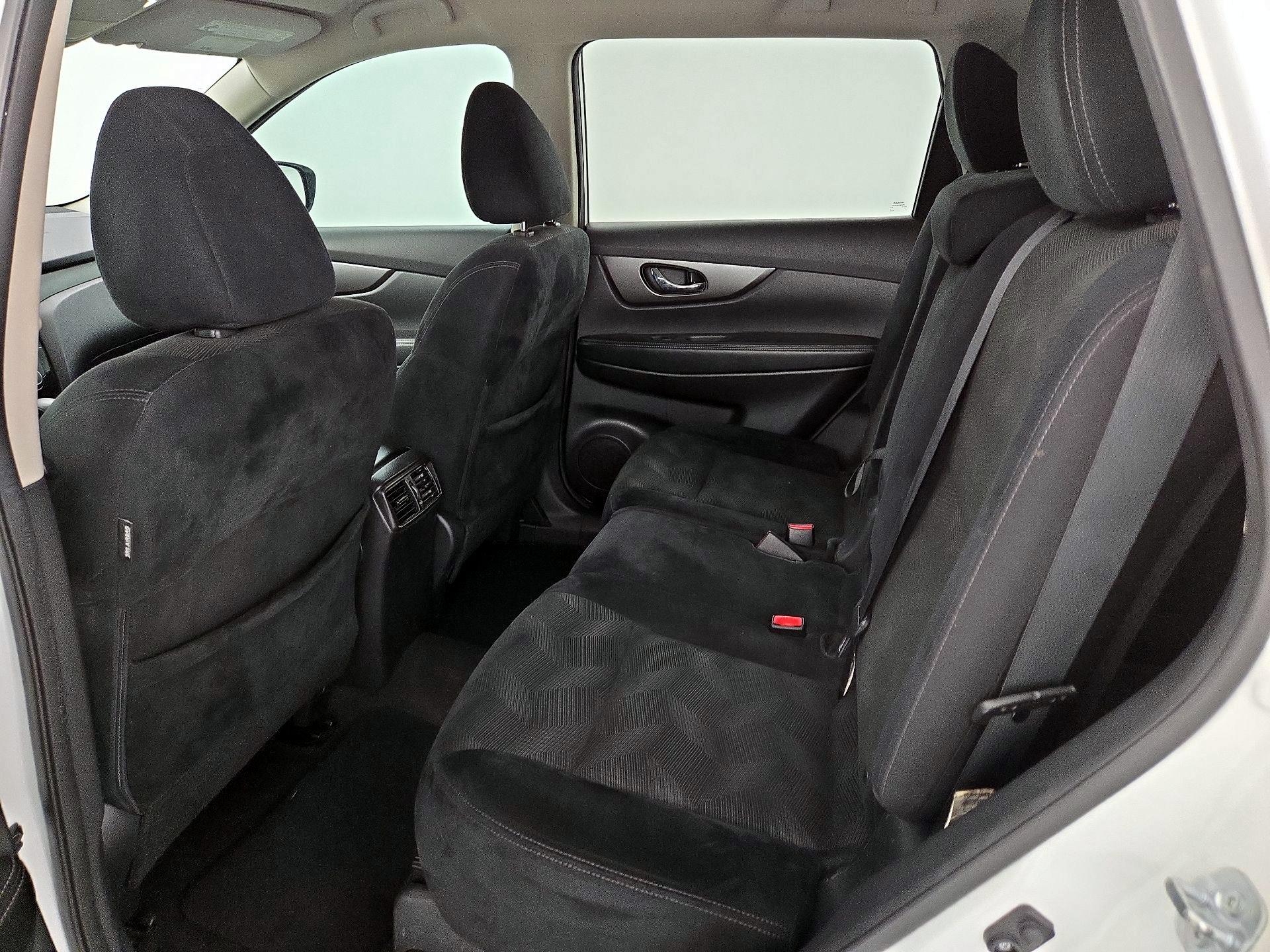 Thumbnail: 2015 Nissan Rogue - 19