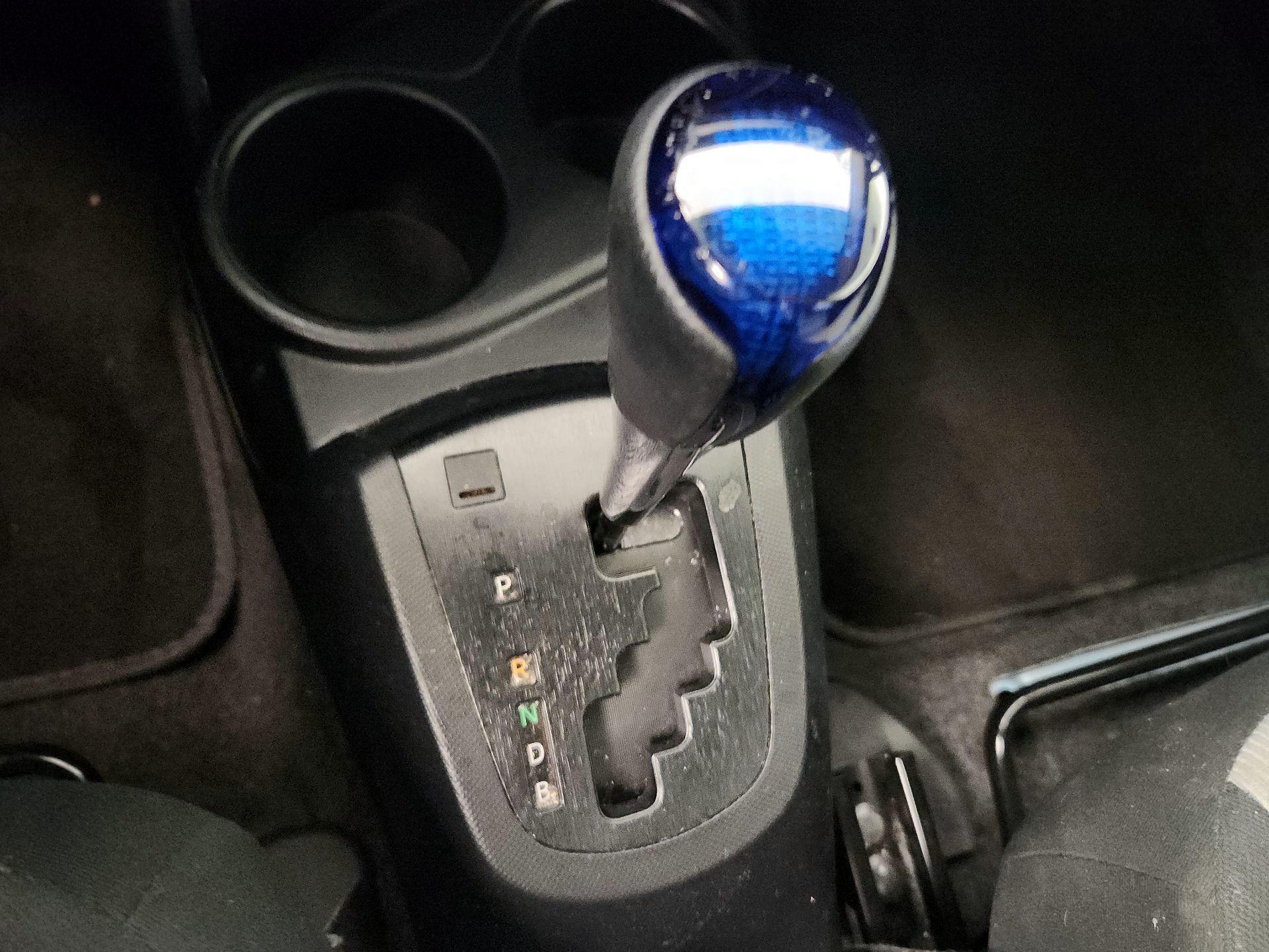 Thumbnail: 2016 Toyota Prius c - 16