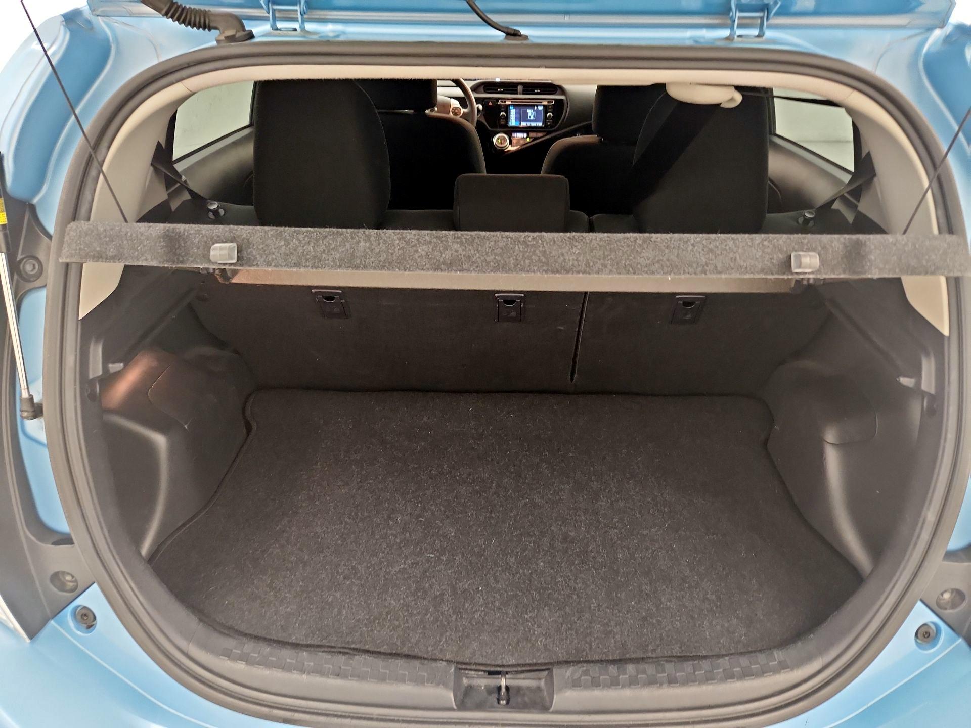 Thumbnail: 2016 Toyota Prius c - 19