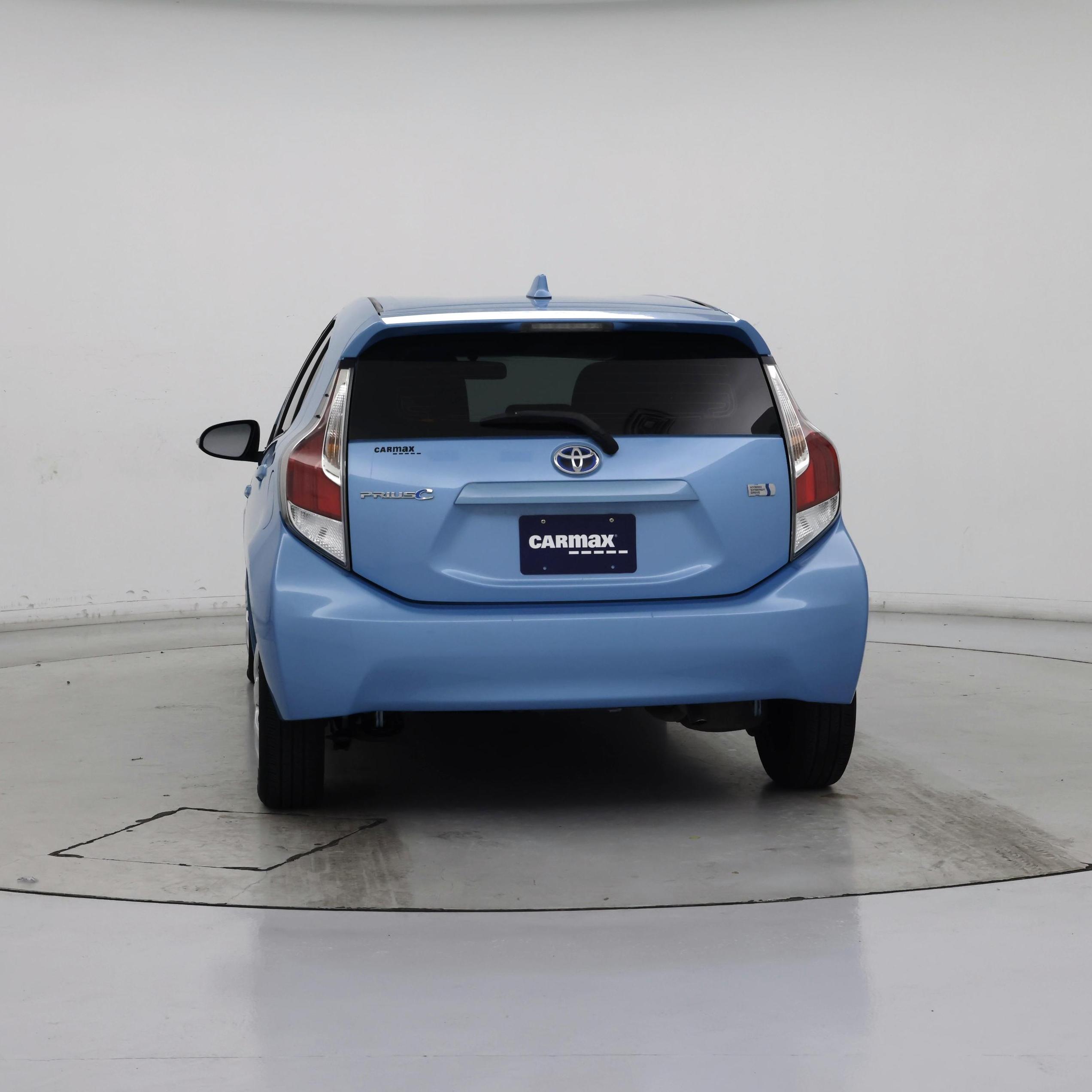 Thumbnail: 2016 Toyota Prius c - 6