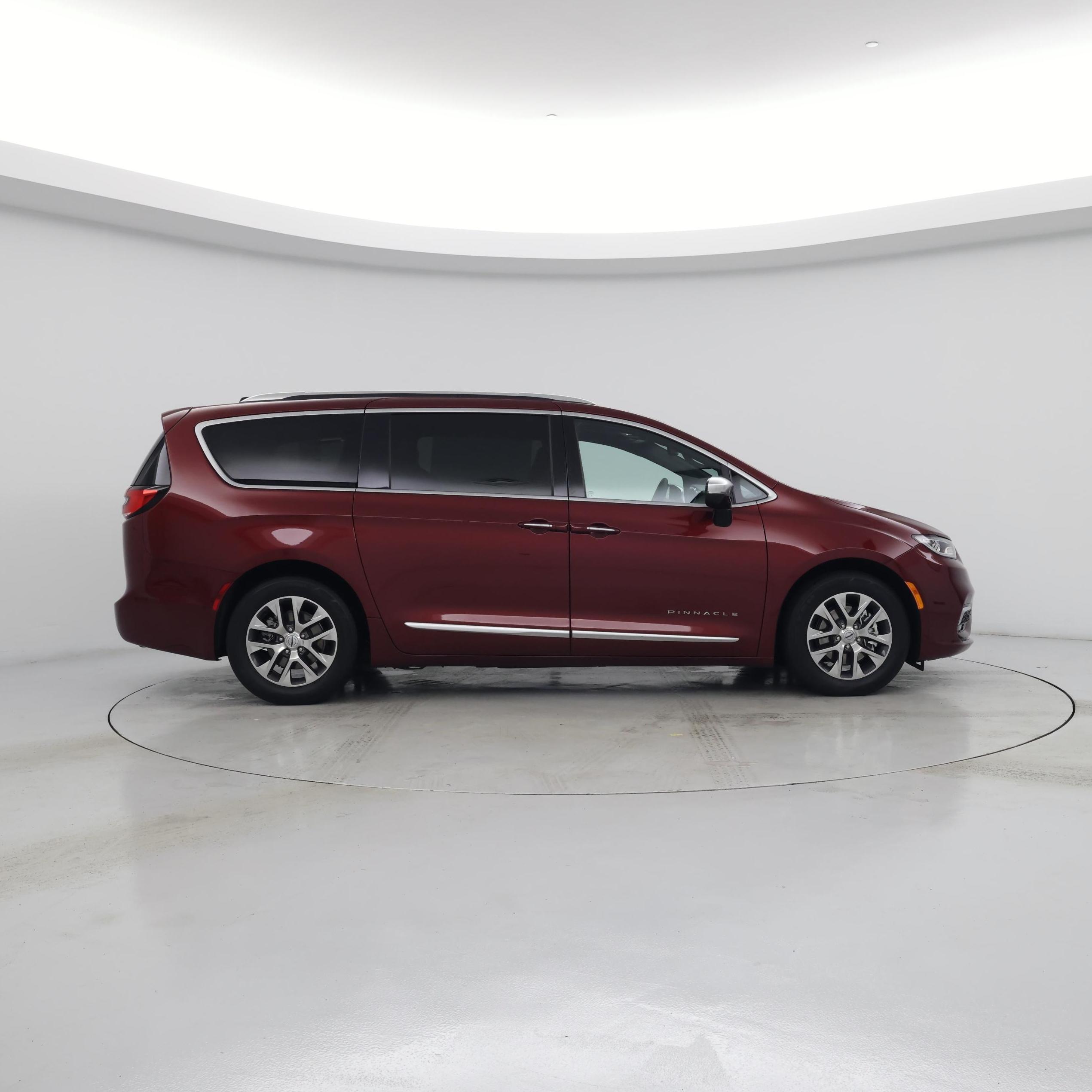 Thumbnail: 2023 Chrysler Pacifica - 7