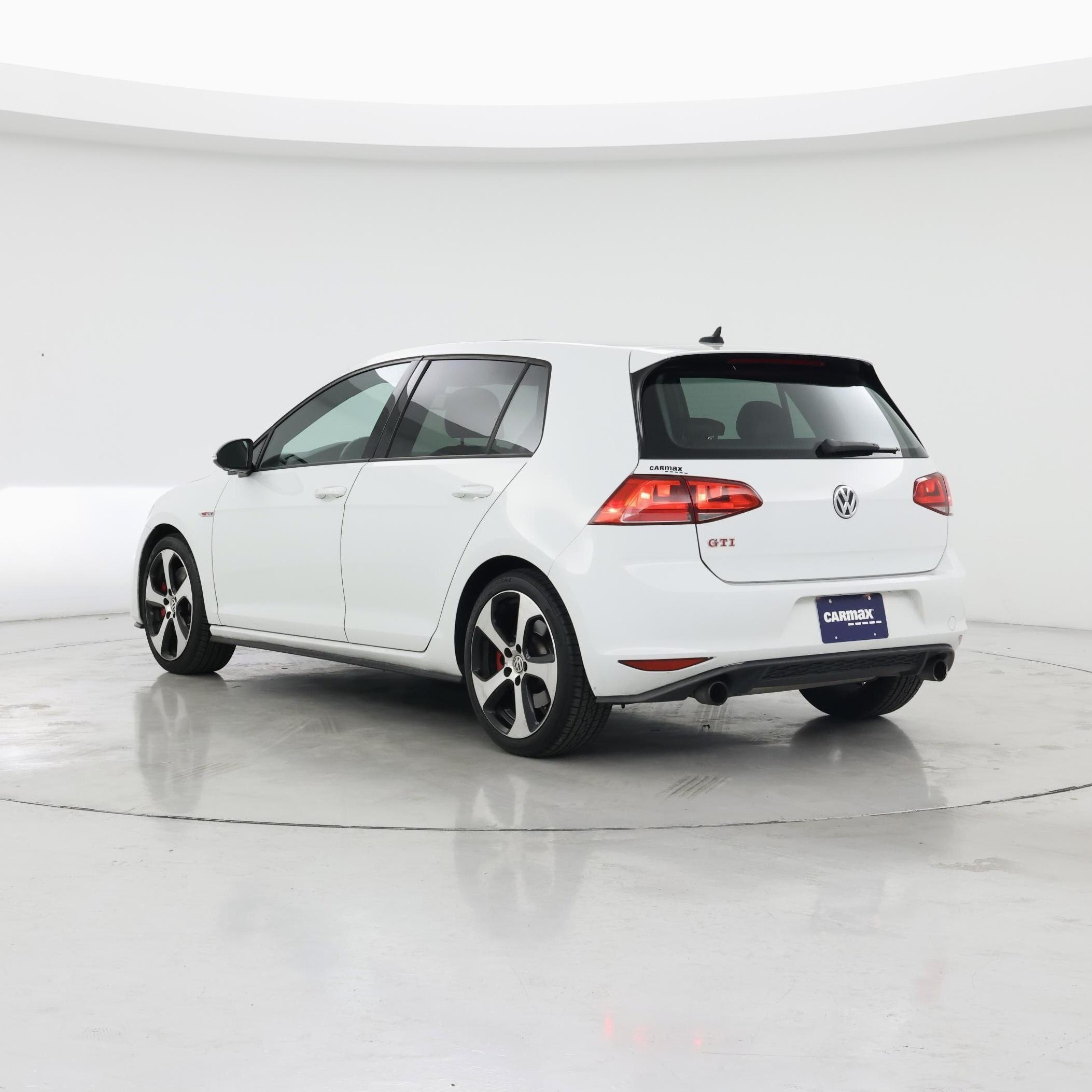 Thumbnail: 2017 Volkswagen Golf - 2