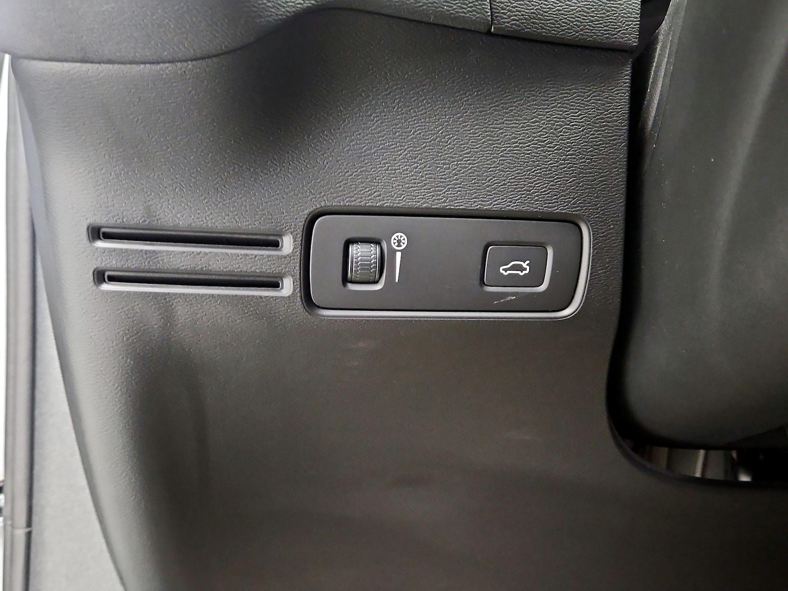 2019 Volvo XC40 Momentum - Photo 14