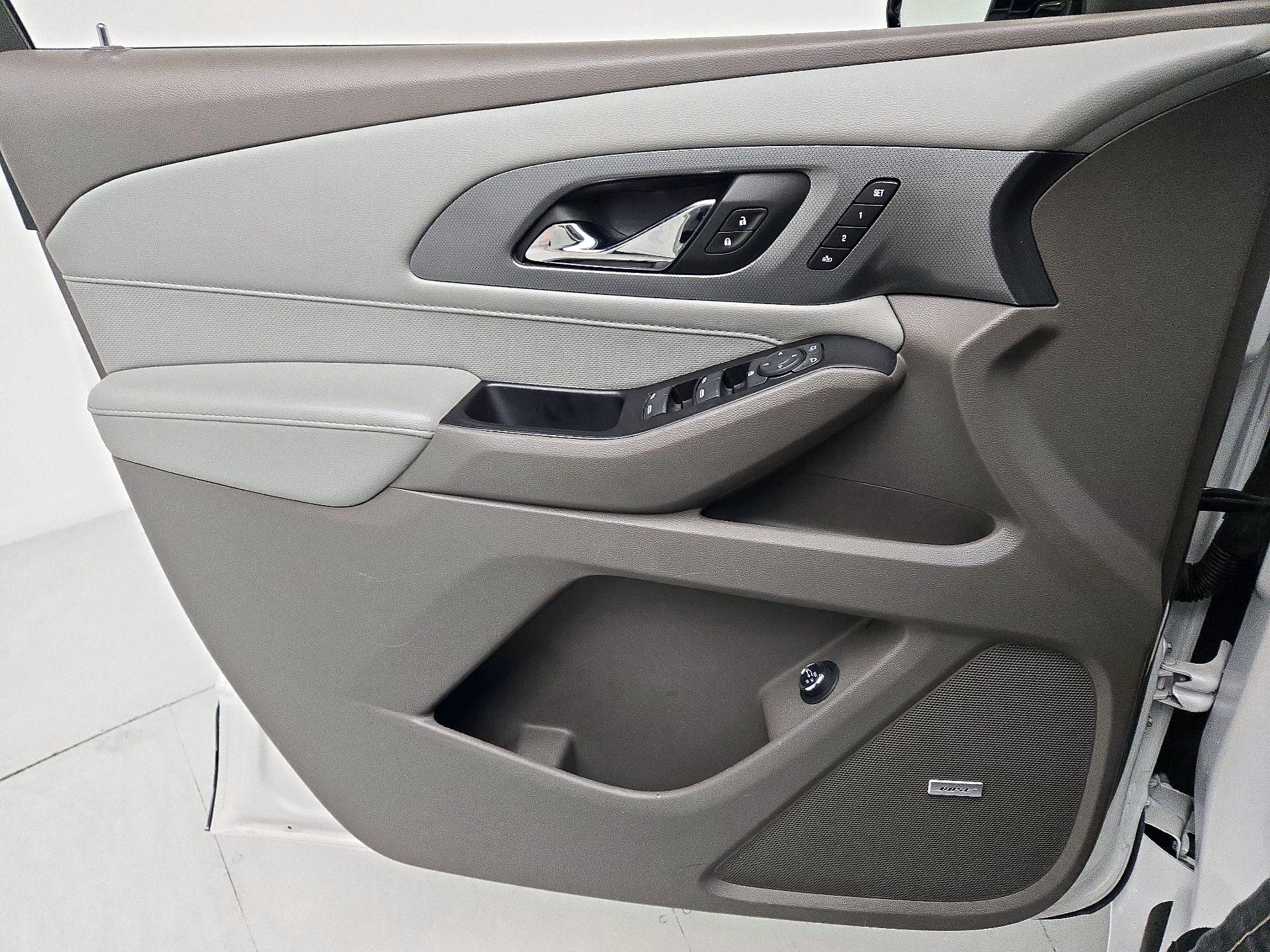 Thumbnail: 2020 Chevrolet Traverse - 12
