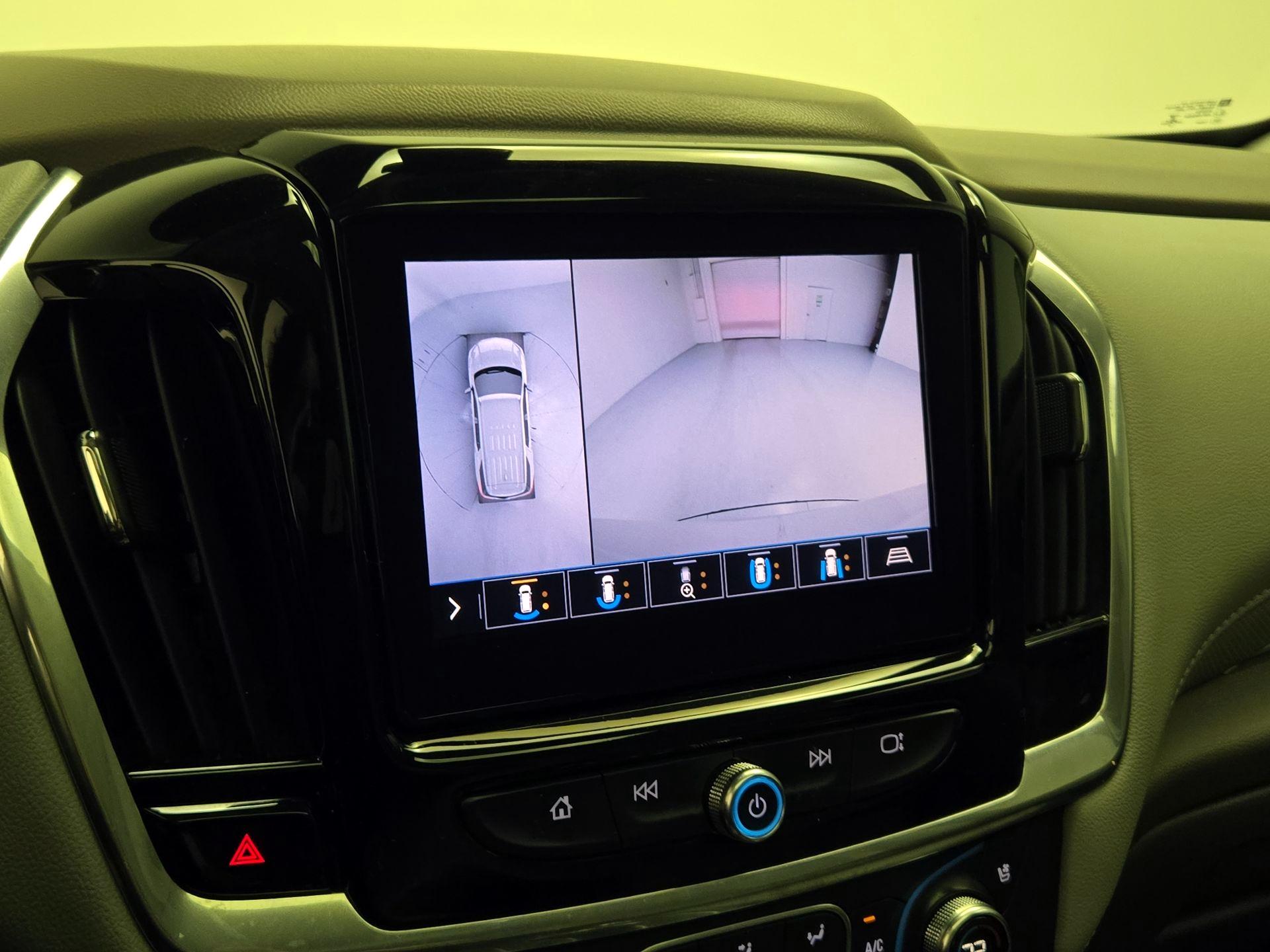 Thumbnail: 2020 Chevrolet Traverse - 15