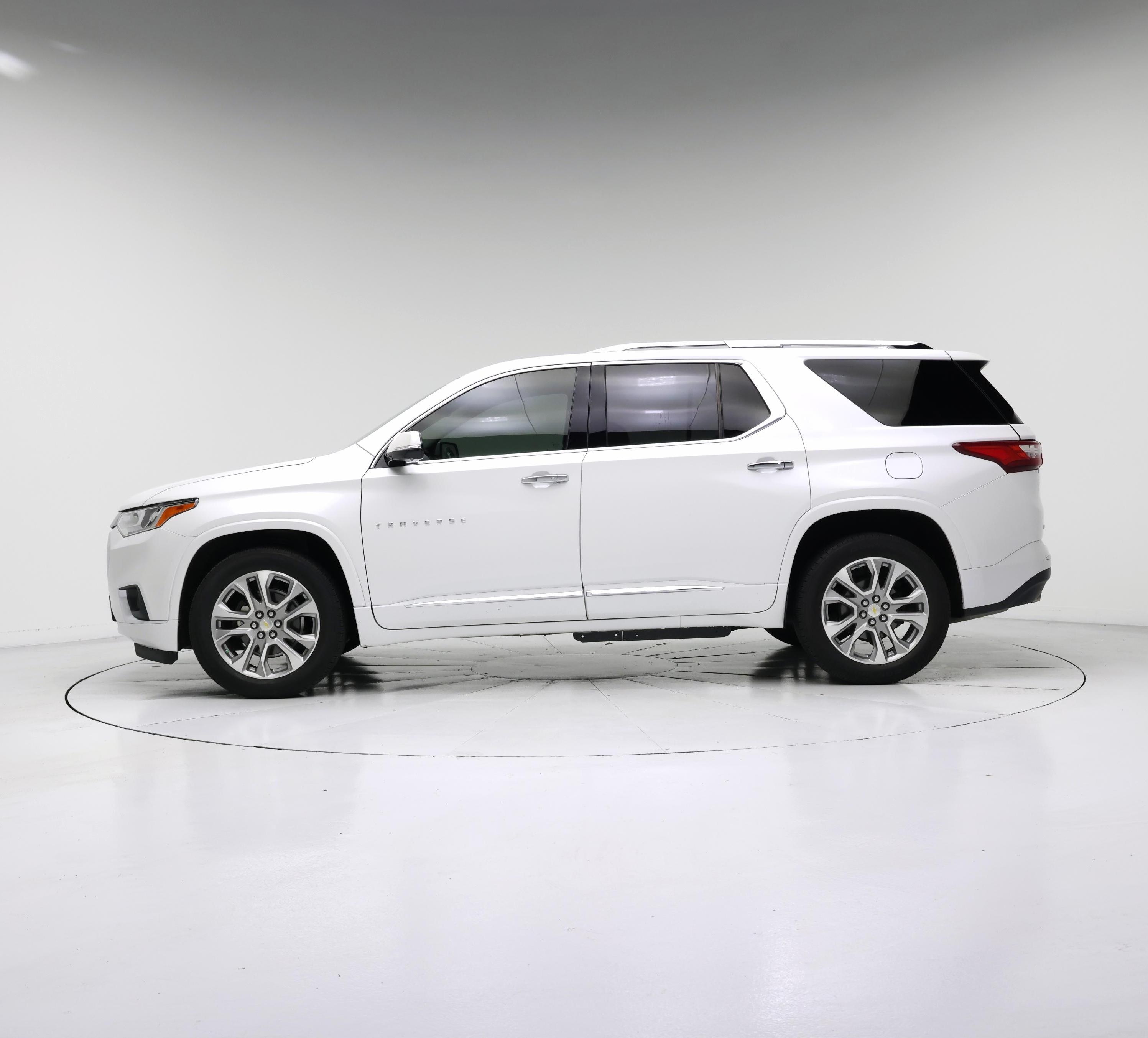 Thumbnail: 2020 Chevrolet Traverse - 3