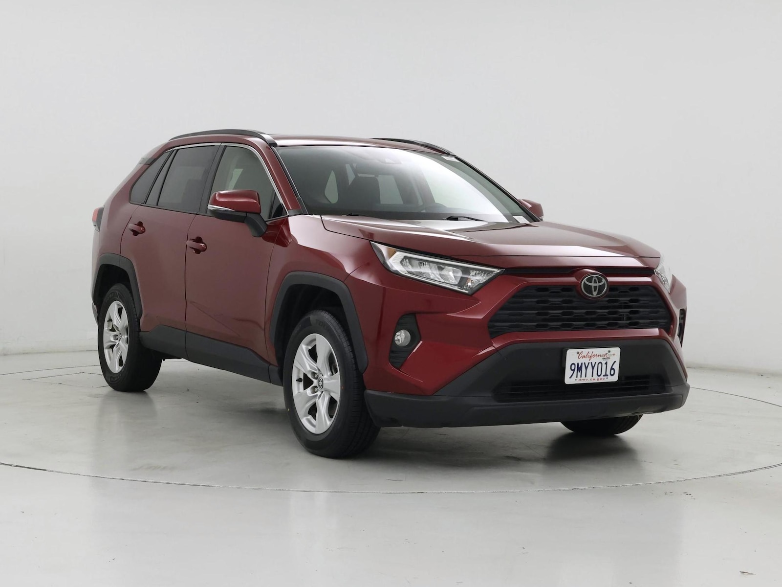 2021 Toyota RAV4 XLE - Photo 2