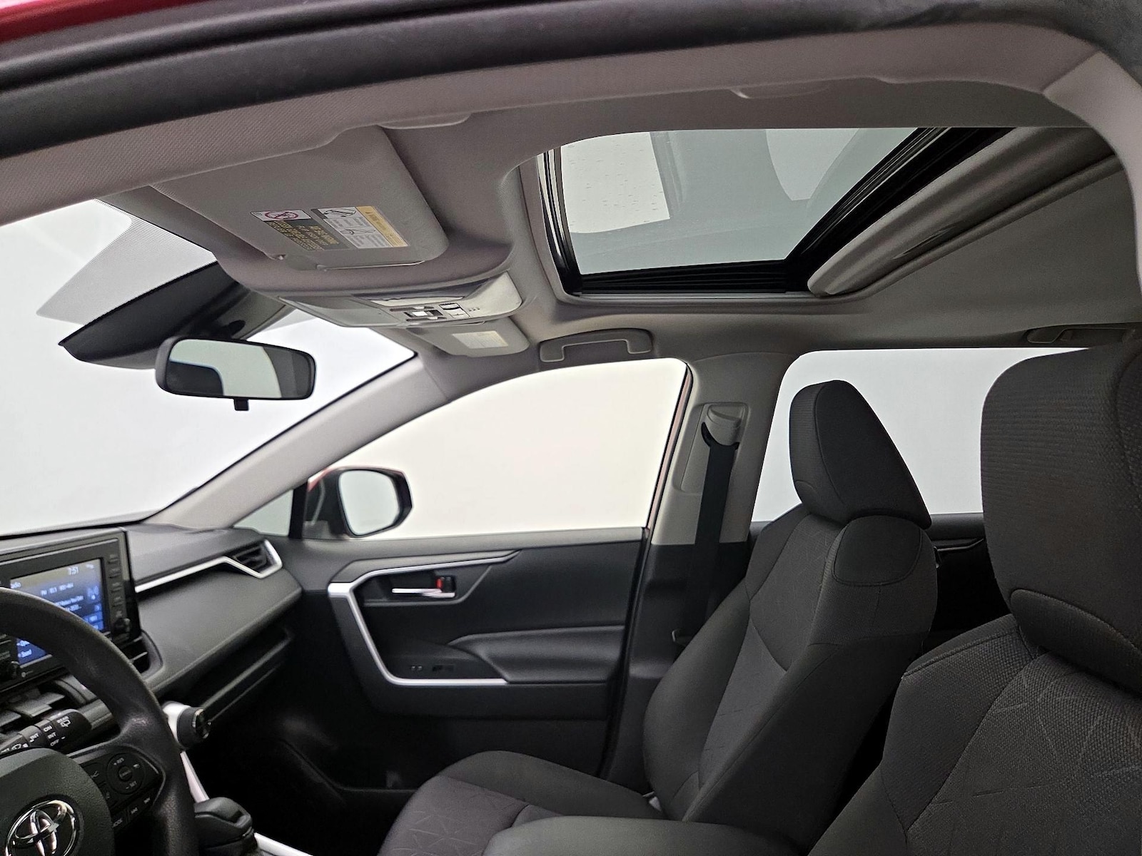 2021 Toyota RAV4 XLE - Photo 20