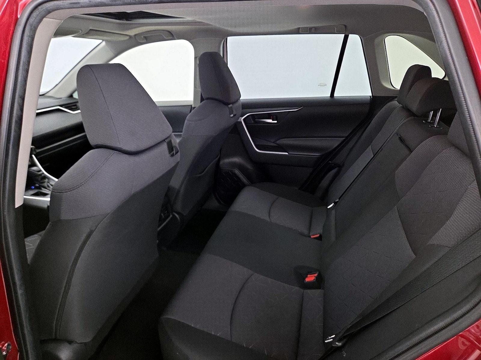 2021 Toyota RAV4 XLE - Photo 21