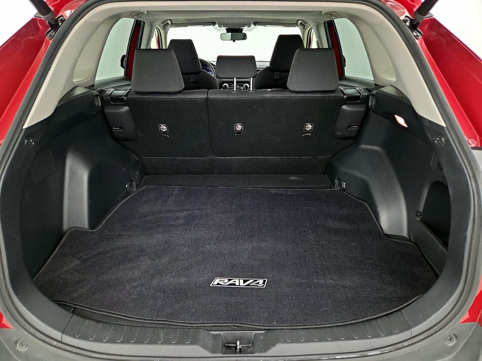 2021 Toyota RAV4 XLE - Photo 22