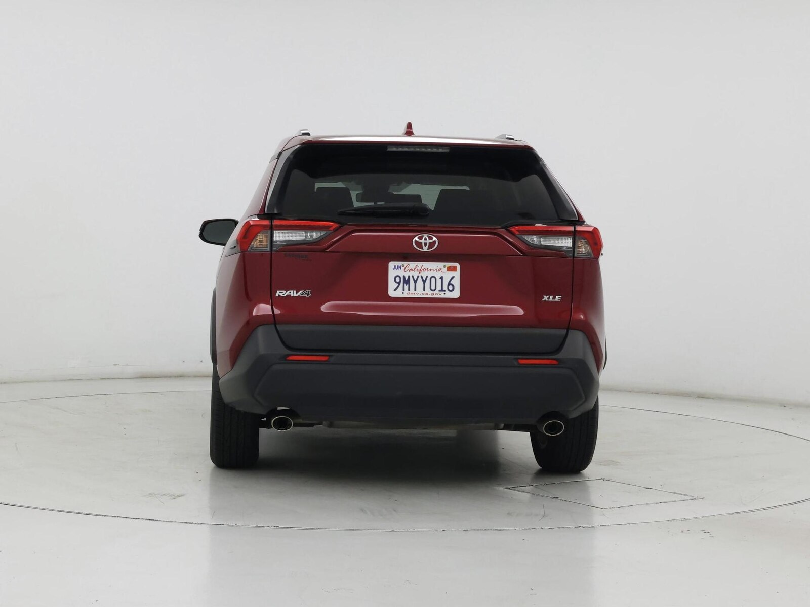 2021 Toyota RAV4 XLE - Photo 7
