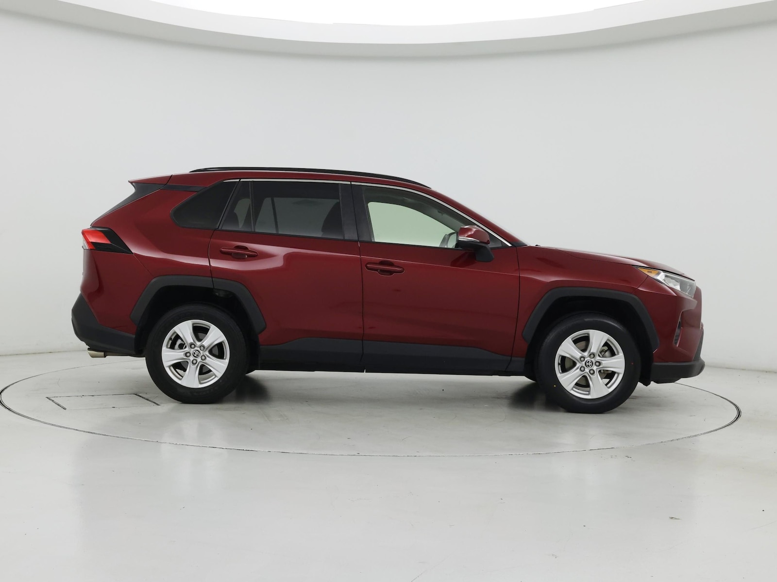 2021 Toyota RAV4 XLE - Photo 8