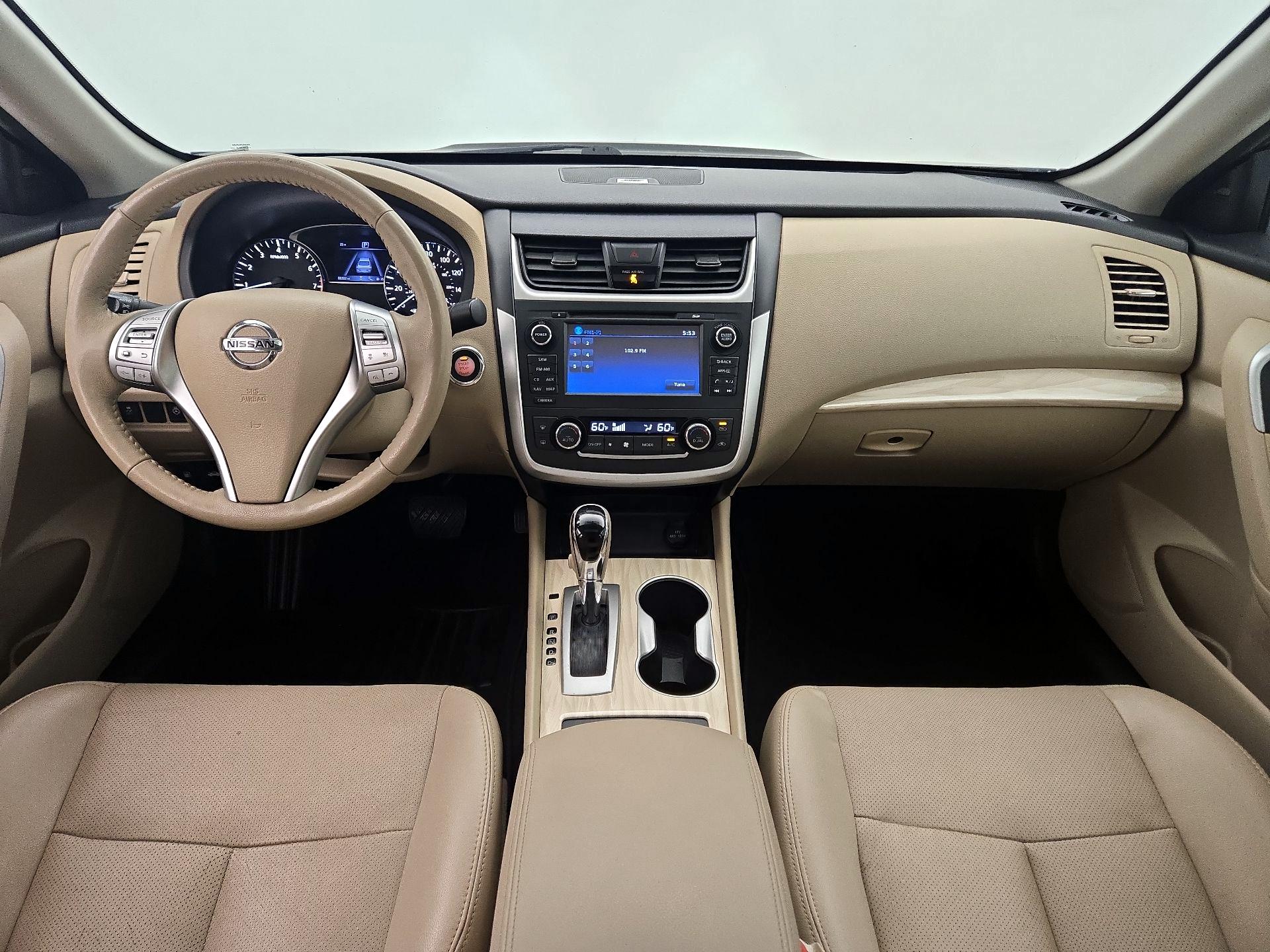 Thumbnail: 2017 Nissan Altima - 9