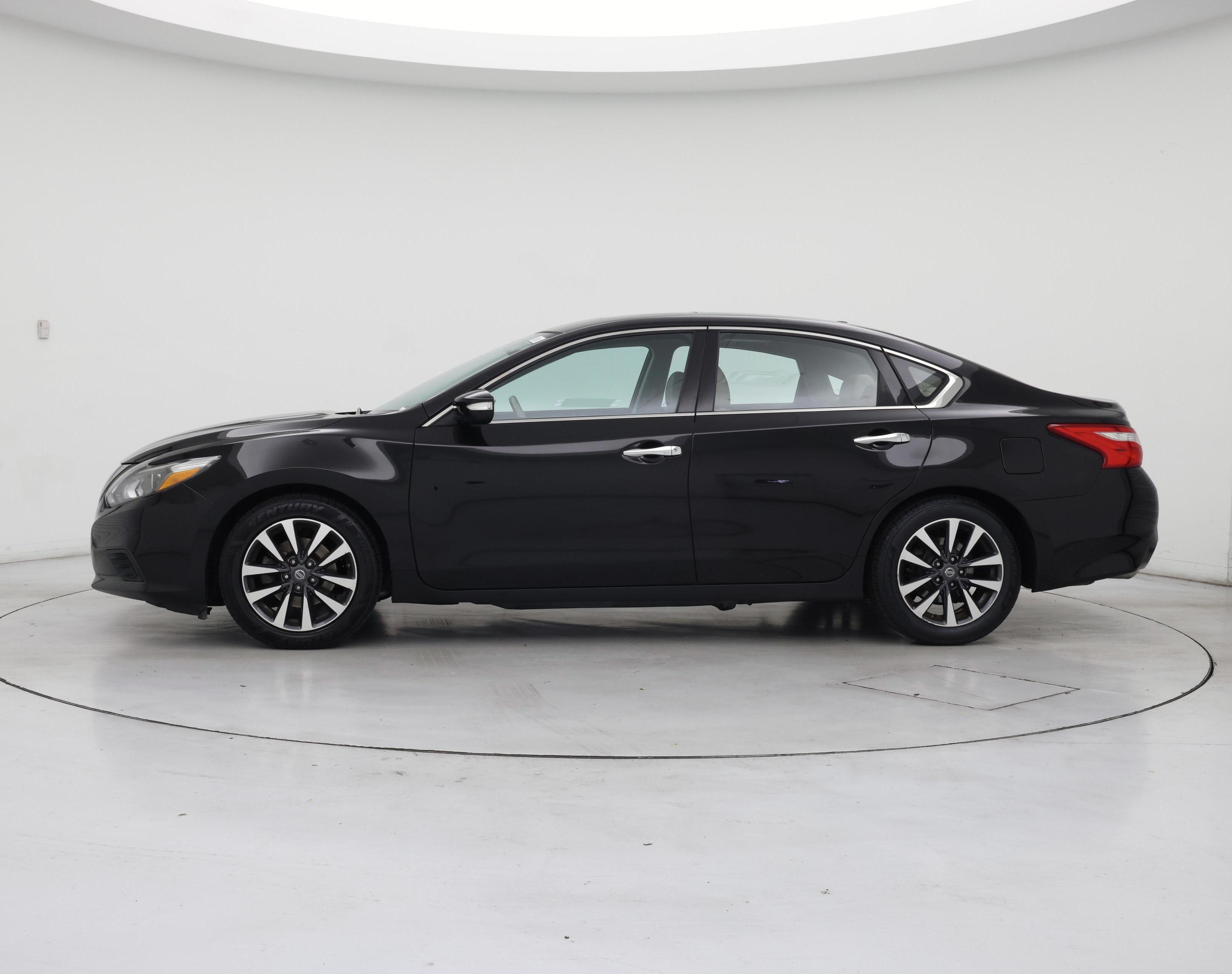 Thumbnail: 2017 Nissan Altima - 3