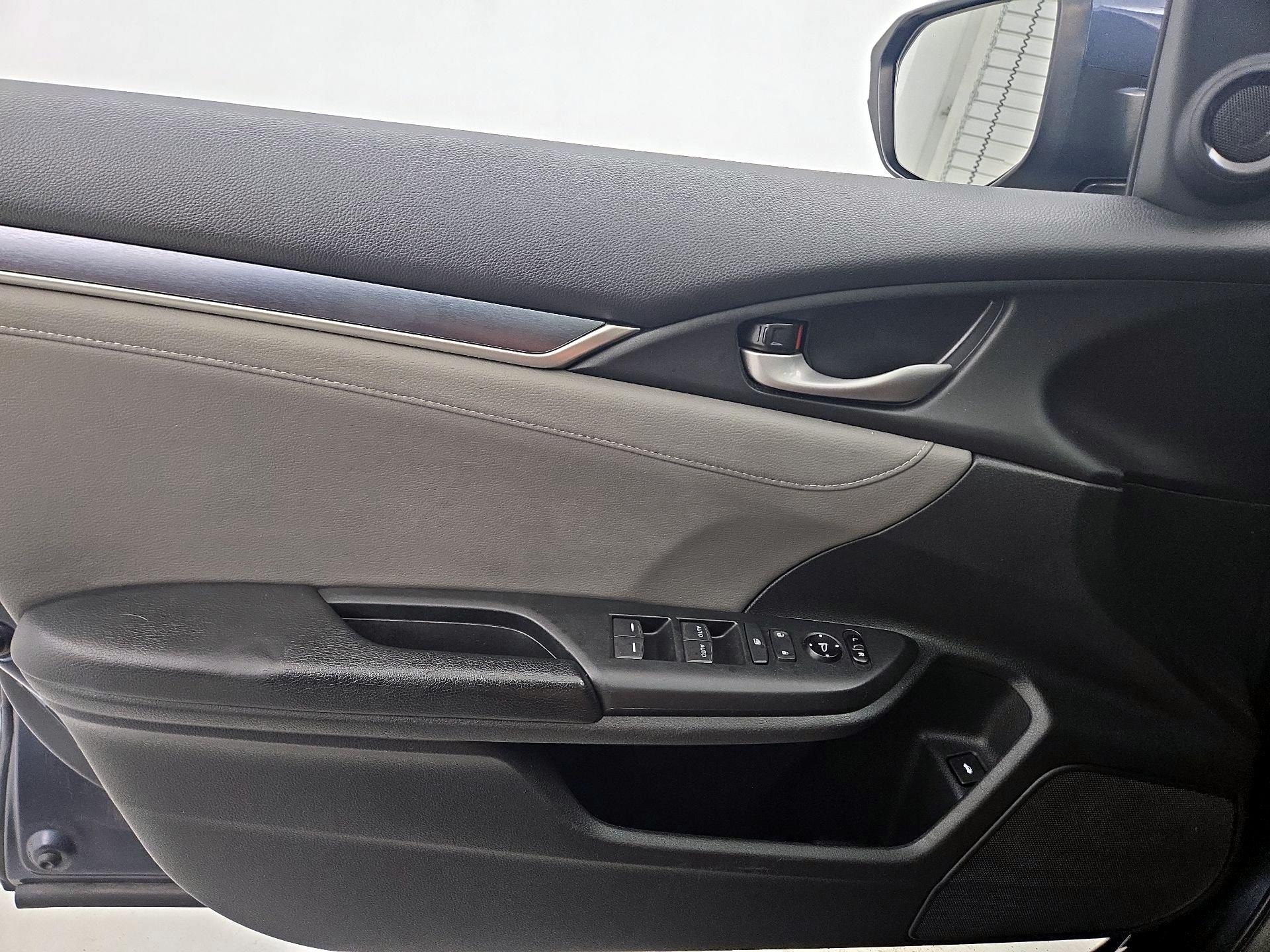 Thumbnail: 2017 Honda Civic - 12