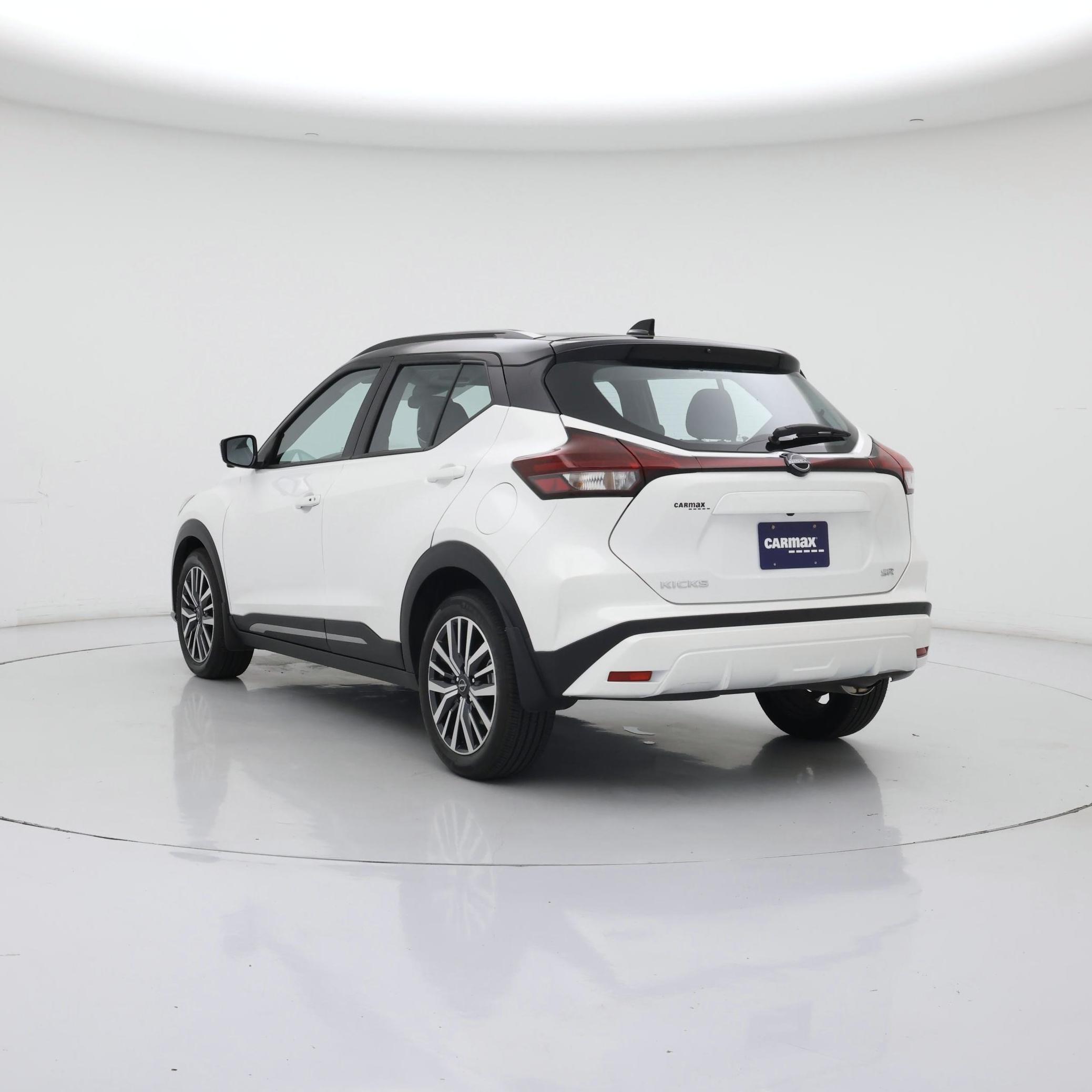 Thumbnail: 2023 Nissan Kicks - 2