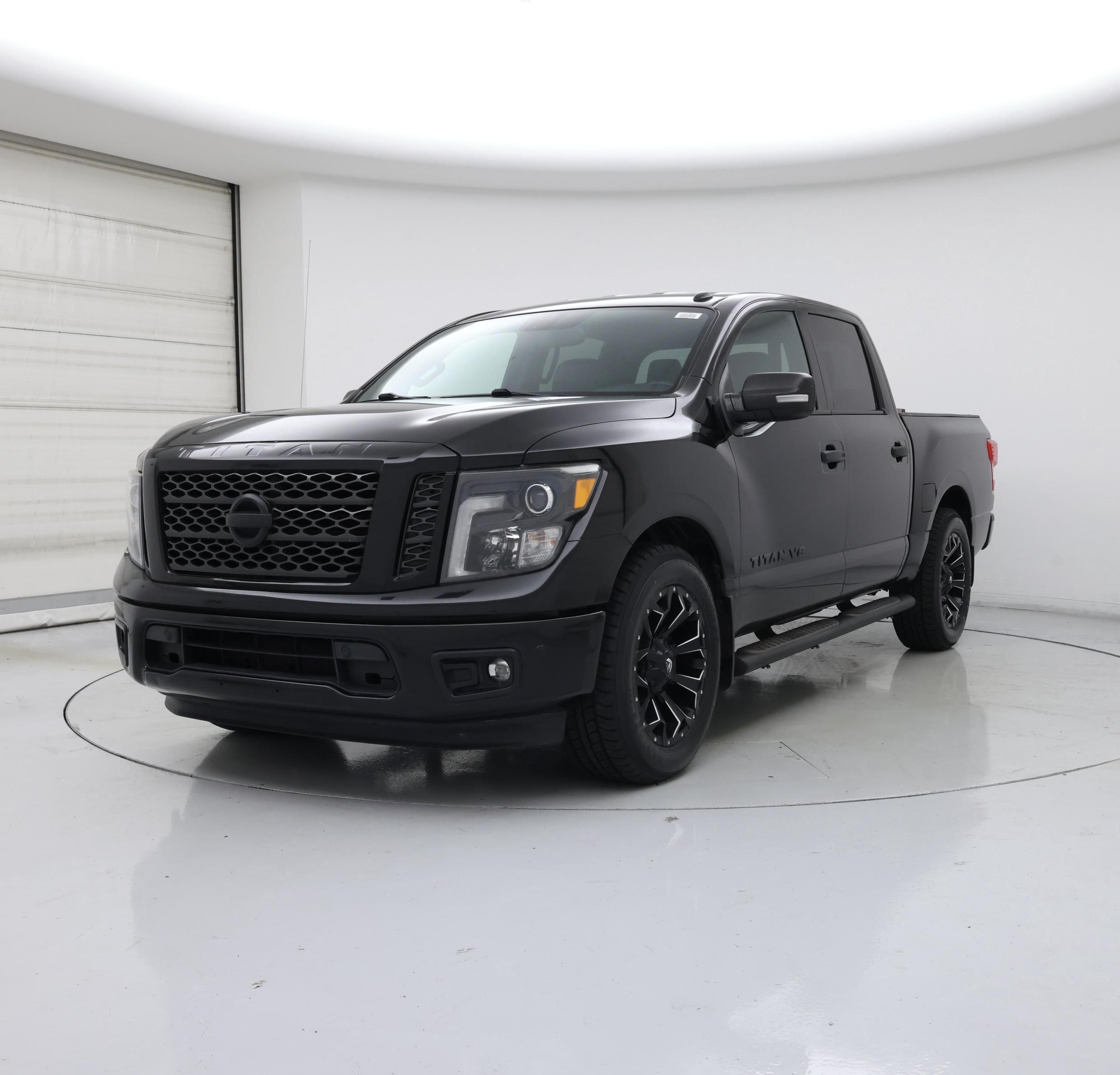 Thumbnail: 2018 Nissan Titan - 4