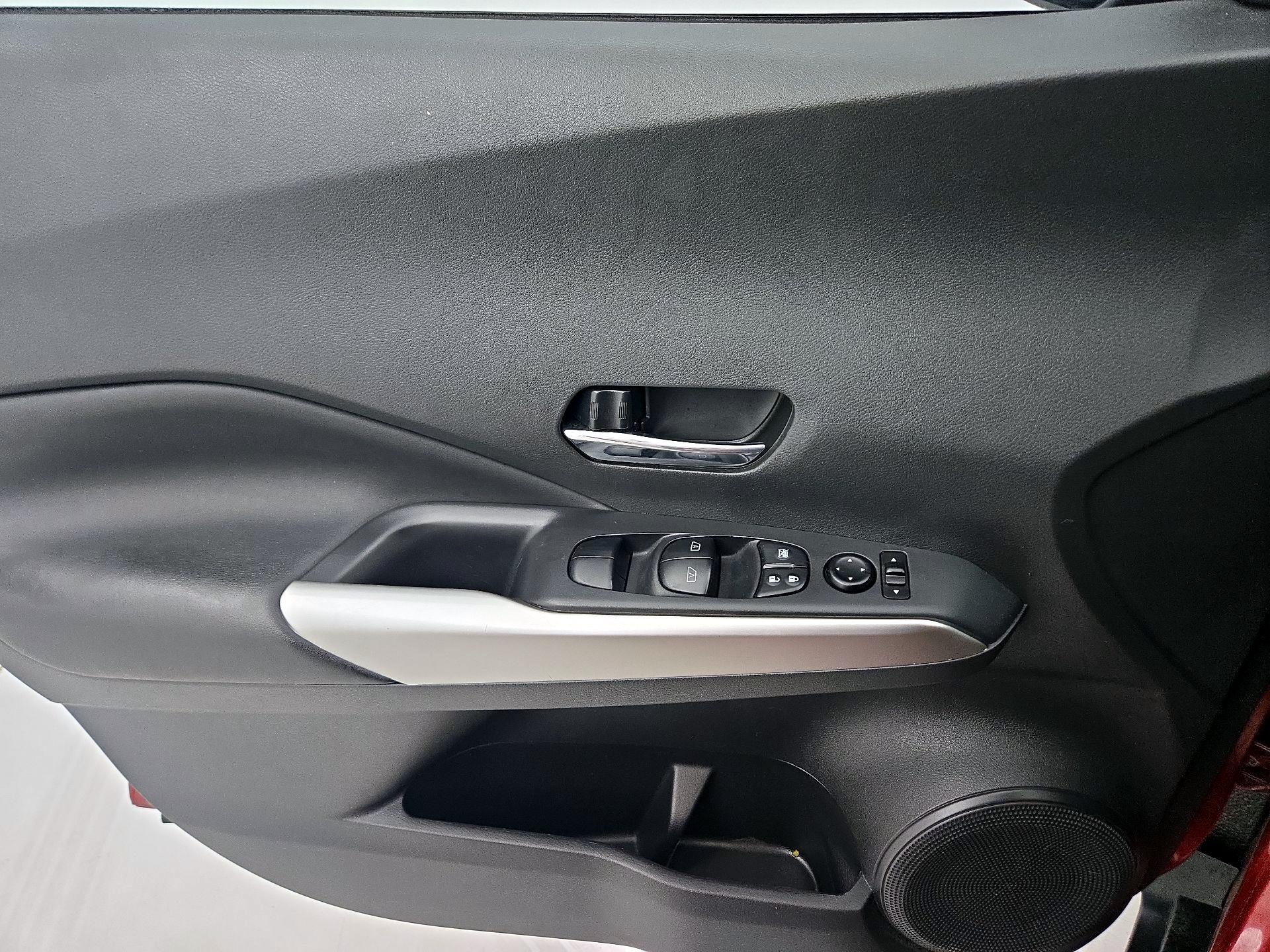 Thumbnail: 2020 Nissan Kicks - 12
