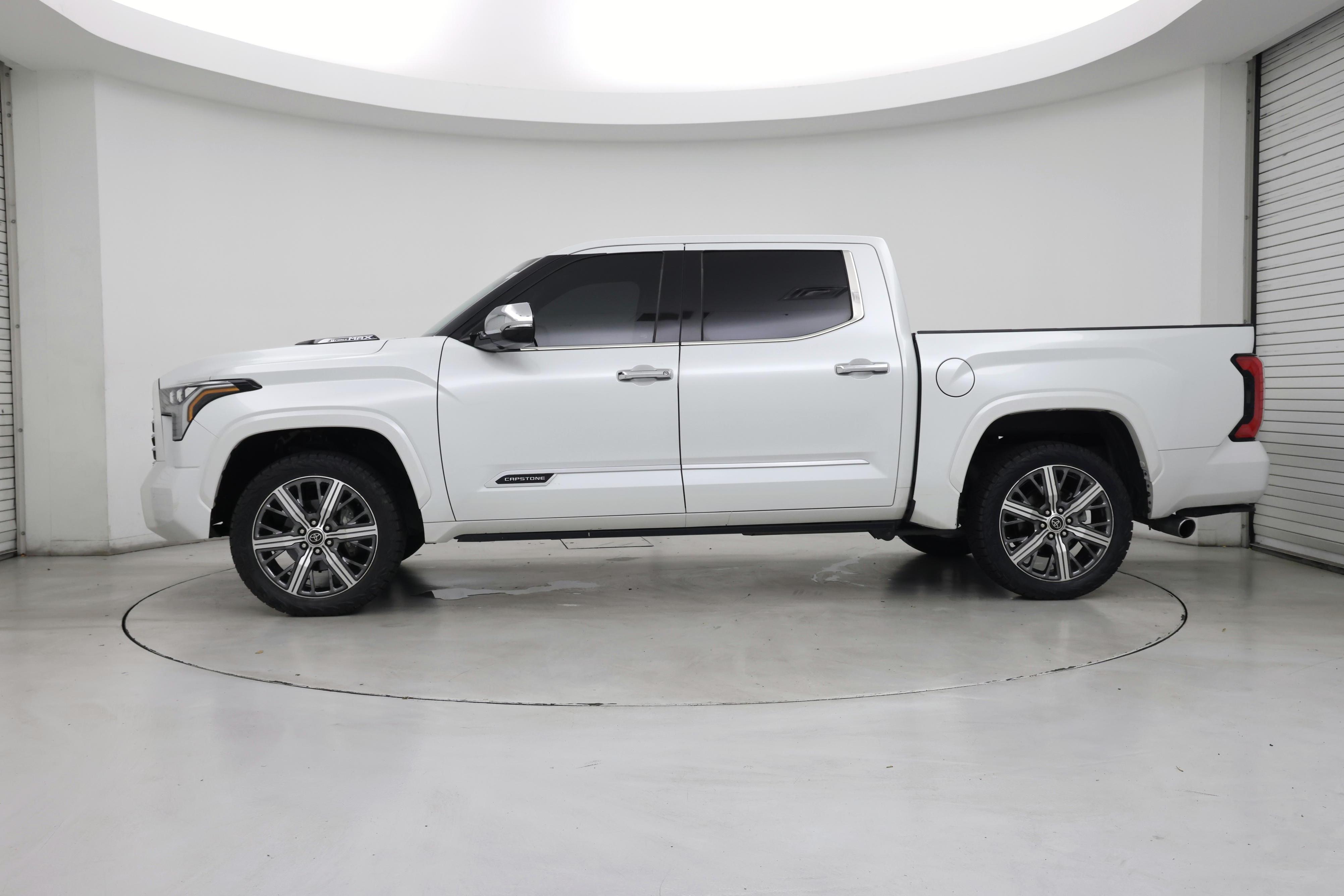 Thumbnail: 2023 Toyota Tundra - 3