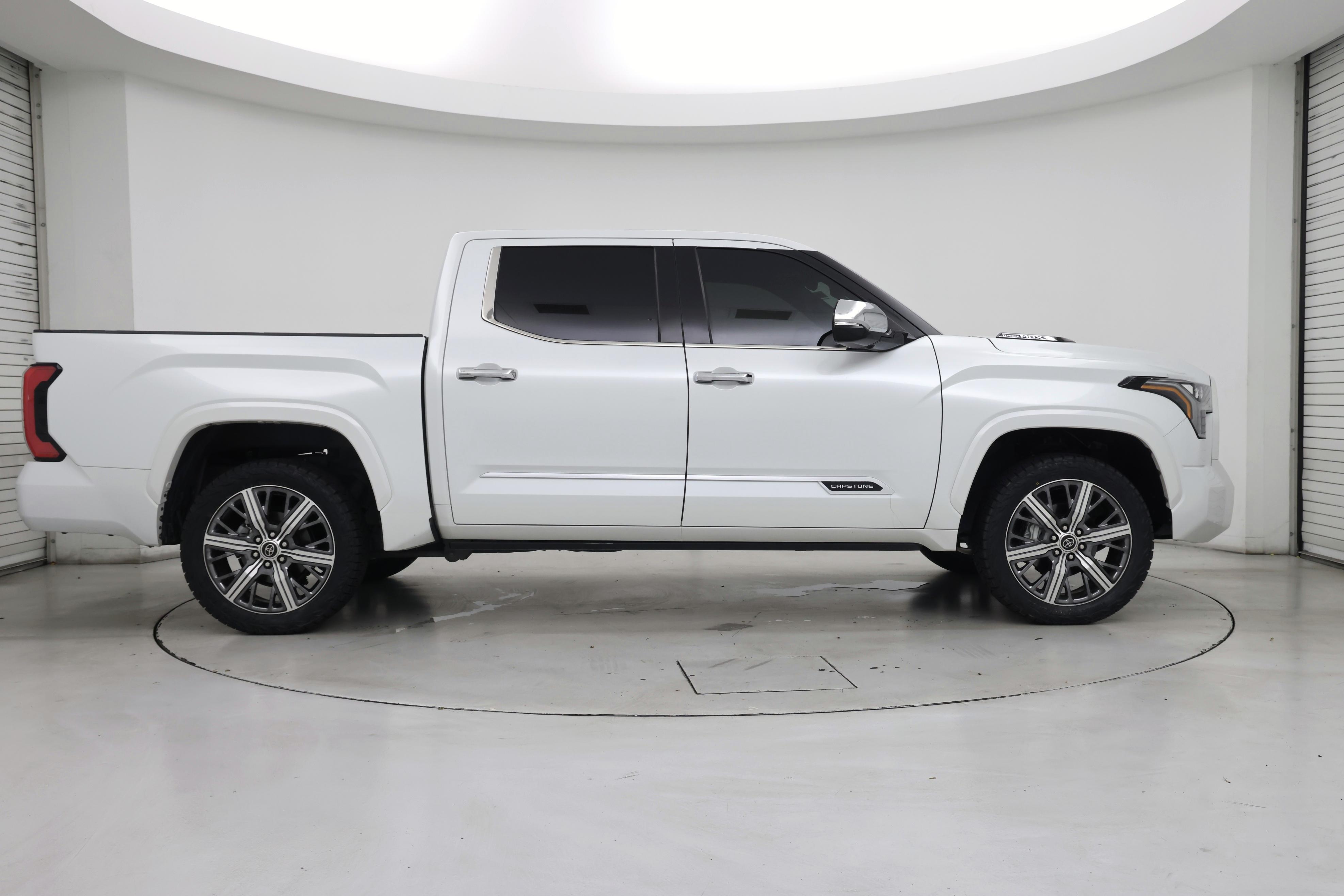 Thumbnail: 2023 Toyota Tundra - 7