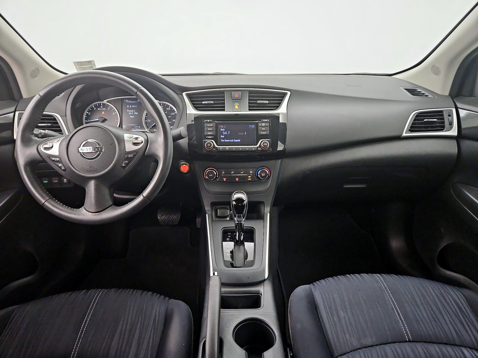 Thumbnail: 2016 Nissan Sentra - 9