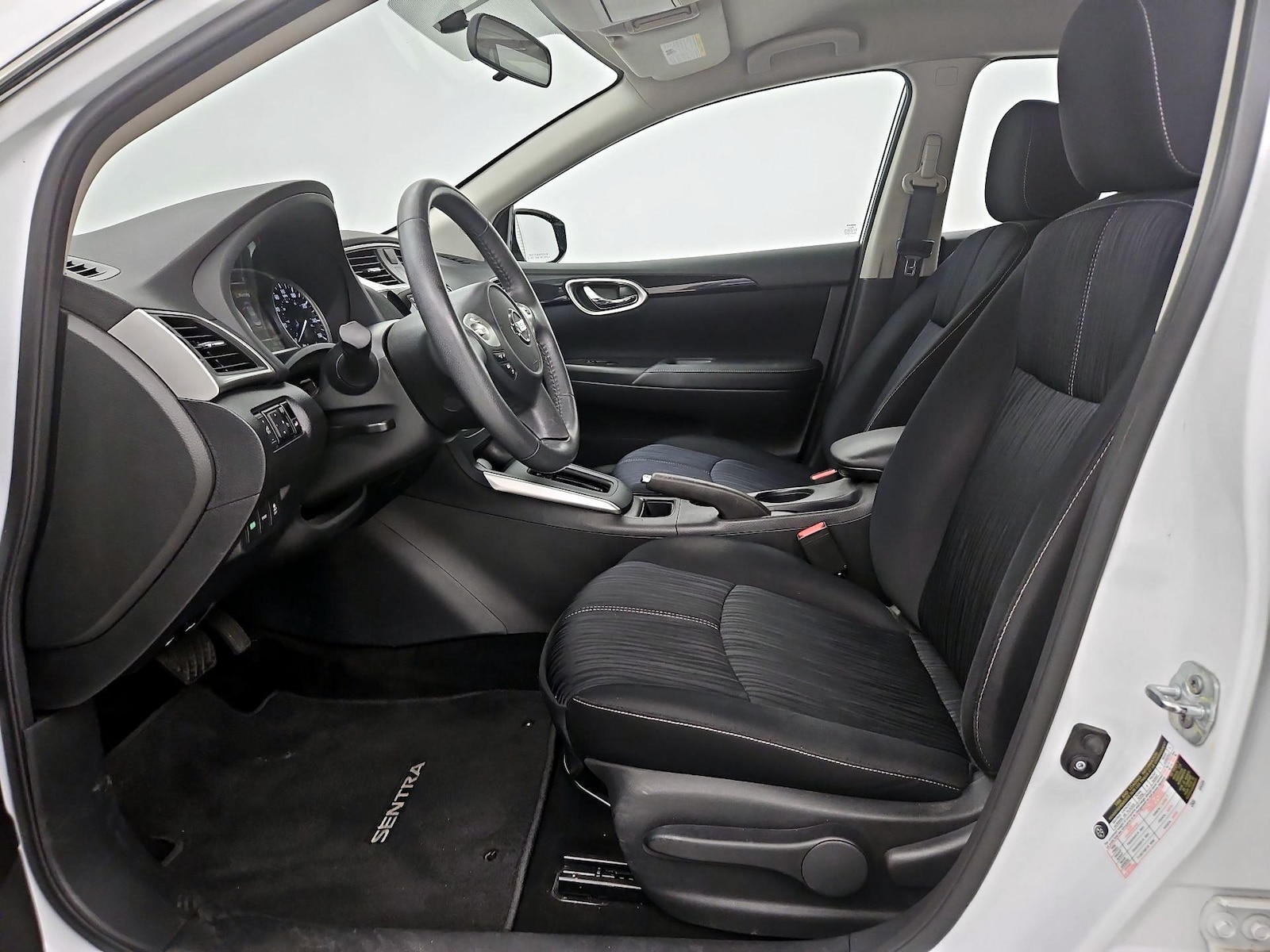 2016 Nissan Sentra SV - Photo 12