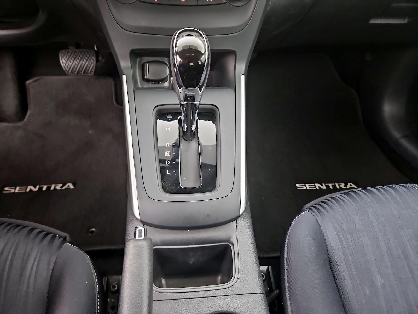 2016 Nissan Sentra SV - Photo 18