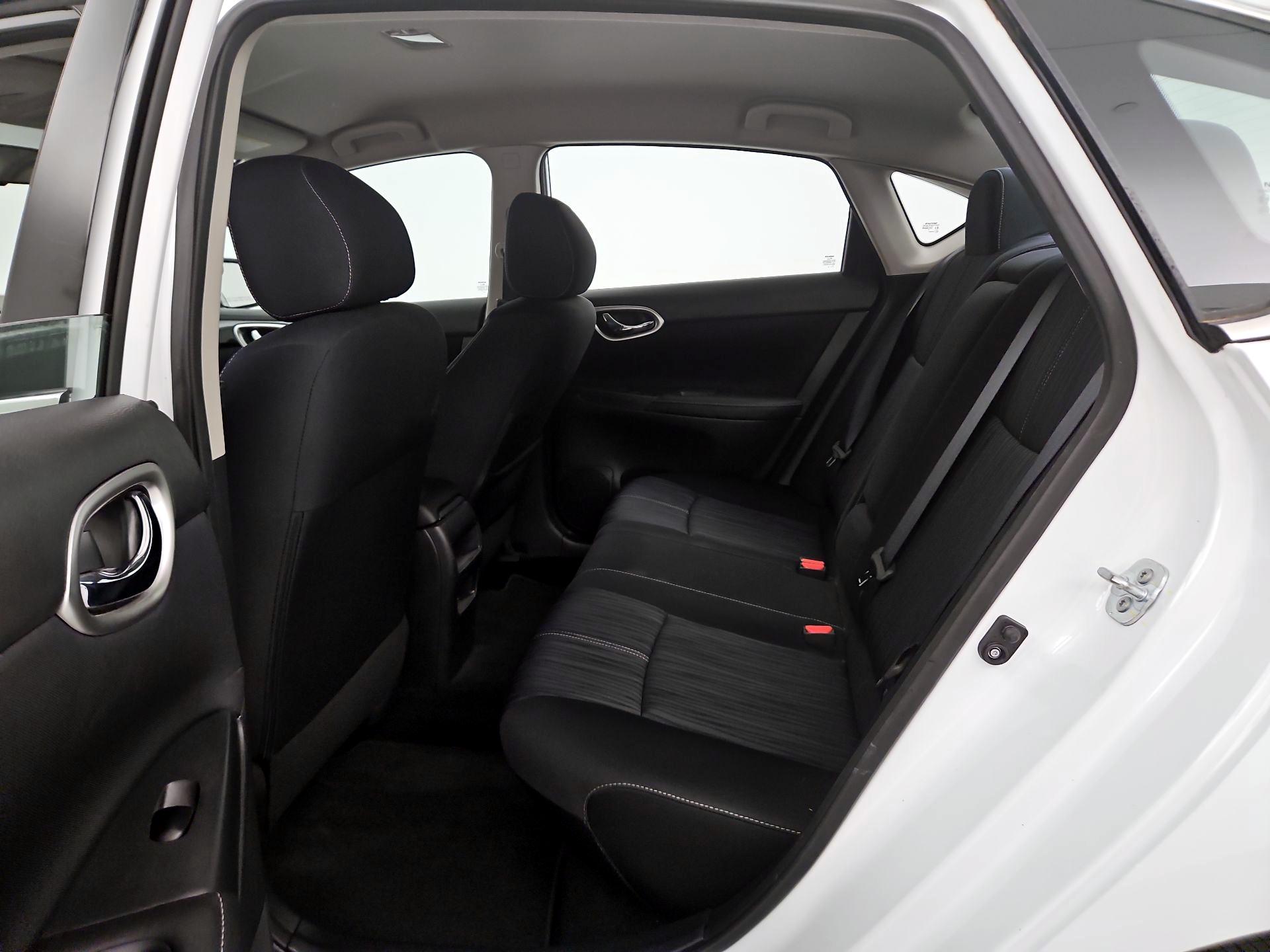 Thumbnail: 2016 Nissan Sentra - 19