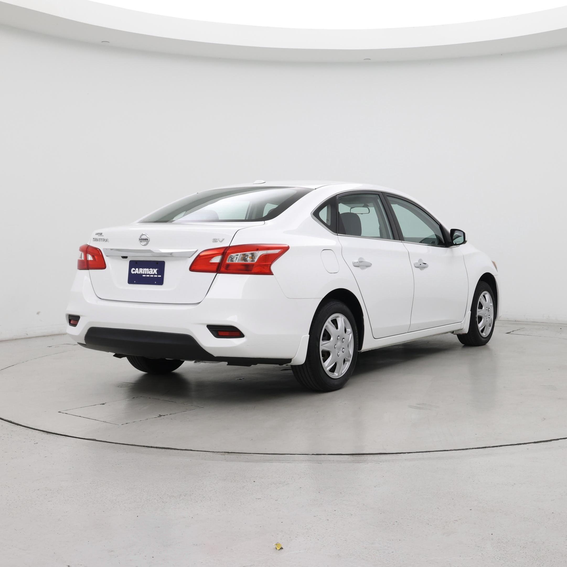 Thumbnail: 2016 Nissan Sentra - 8