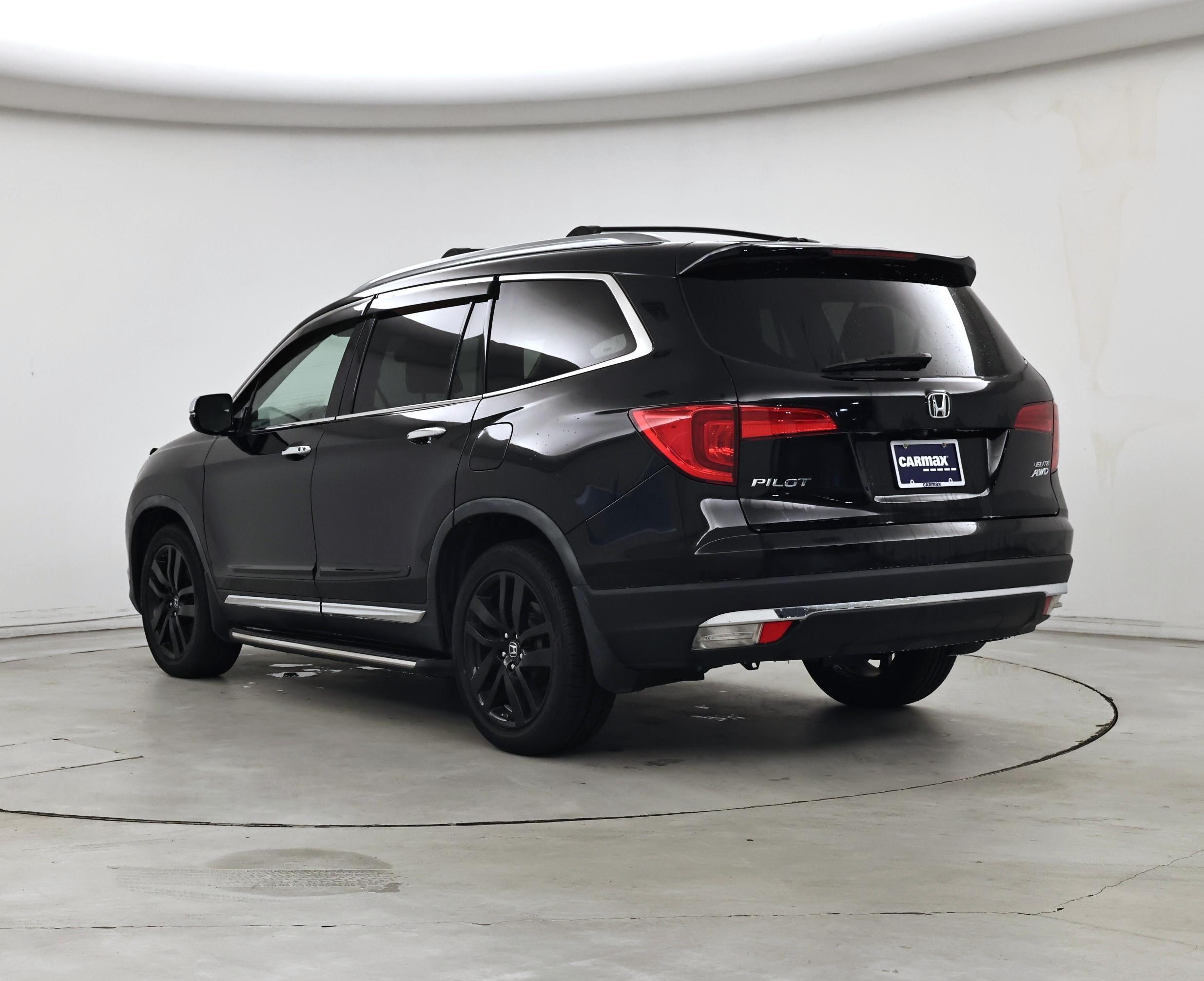 Thumbnail: 2017 Honda Pilot - 2