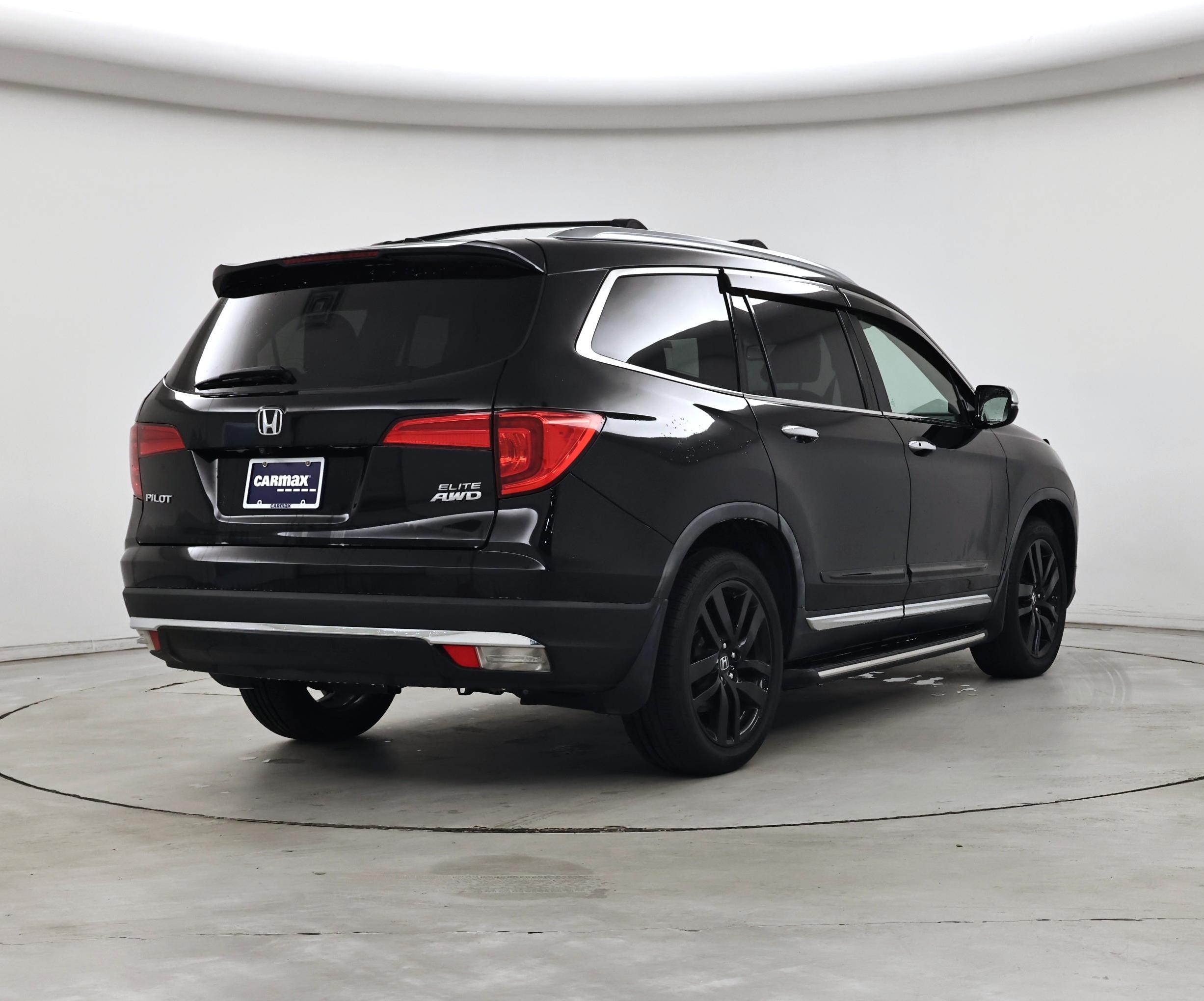 Thumbnail: 2017 Honda Pilot - 8