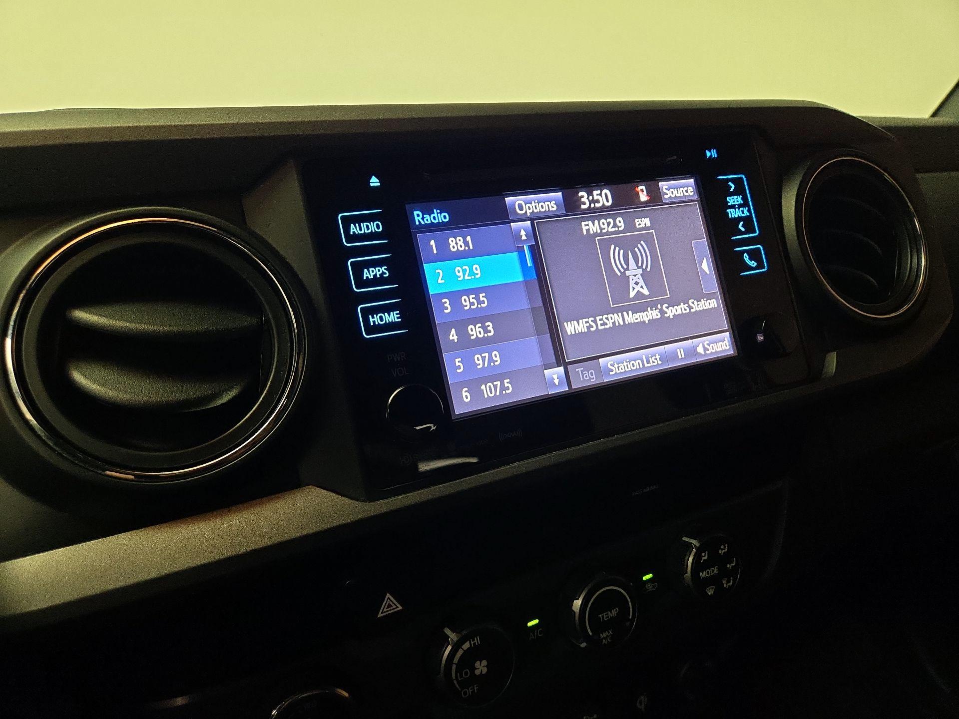 Thumbnail: 2019 Toyota Tacoma - 15