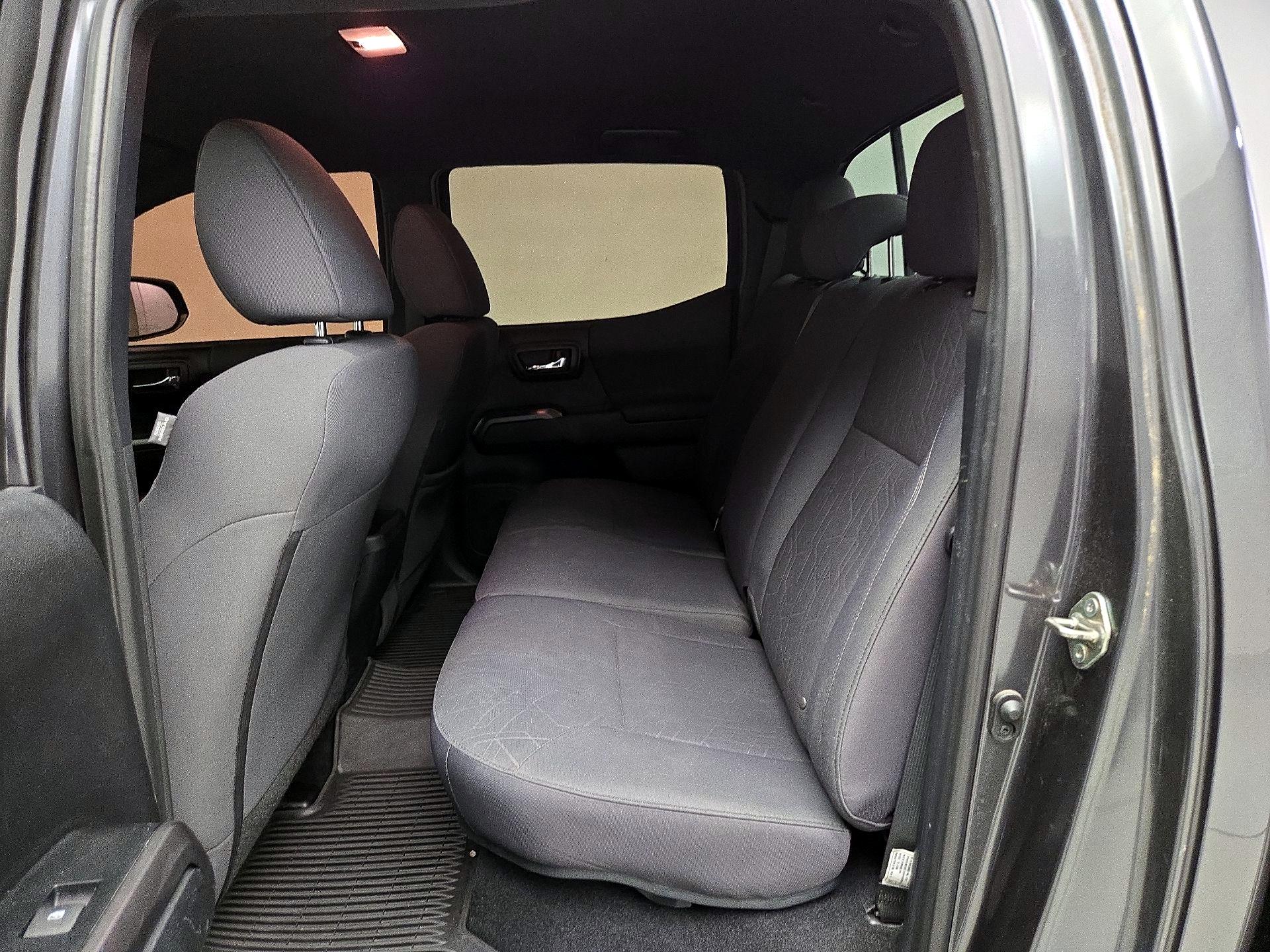 Thumbnail: 2019 Toyota Tacoma - 19