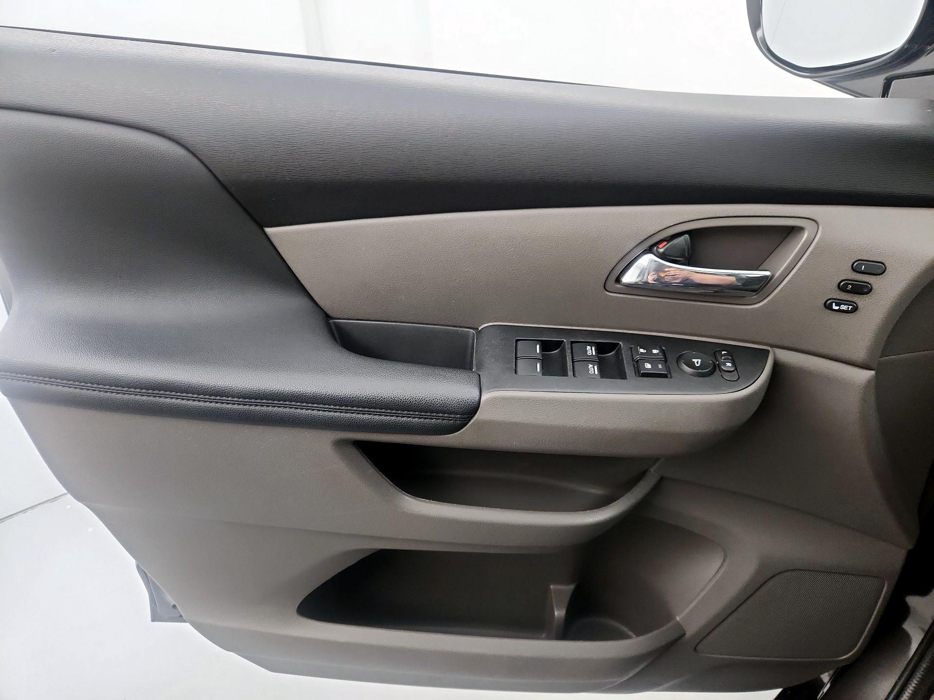 Thumbnail: 2015 Honda Odyssey - 12