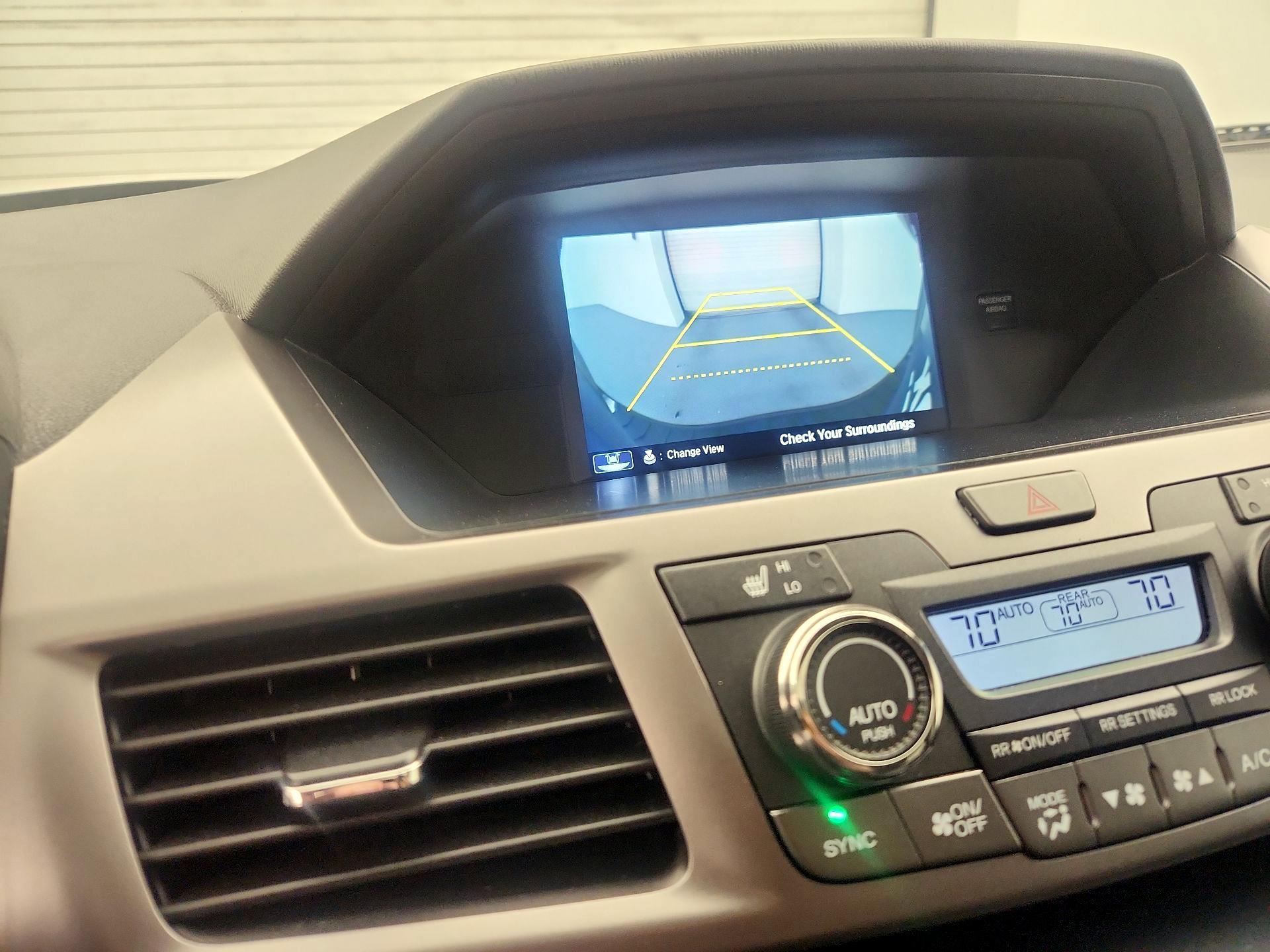 Thumbnail: 2015 Honda Odyssey - 14