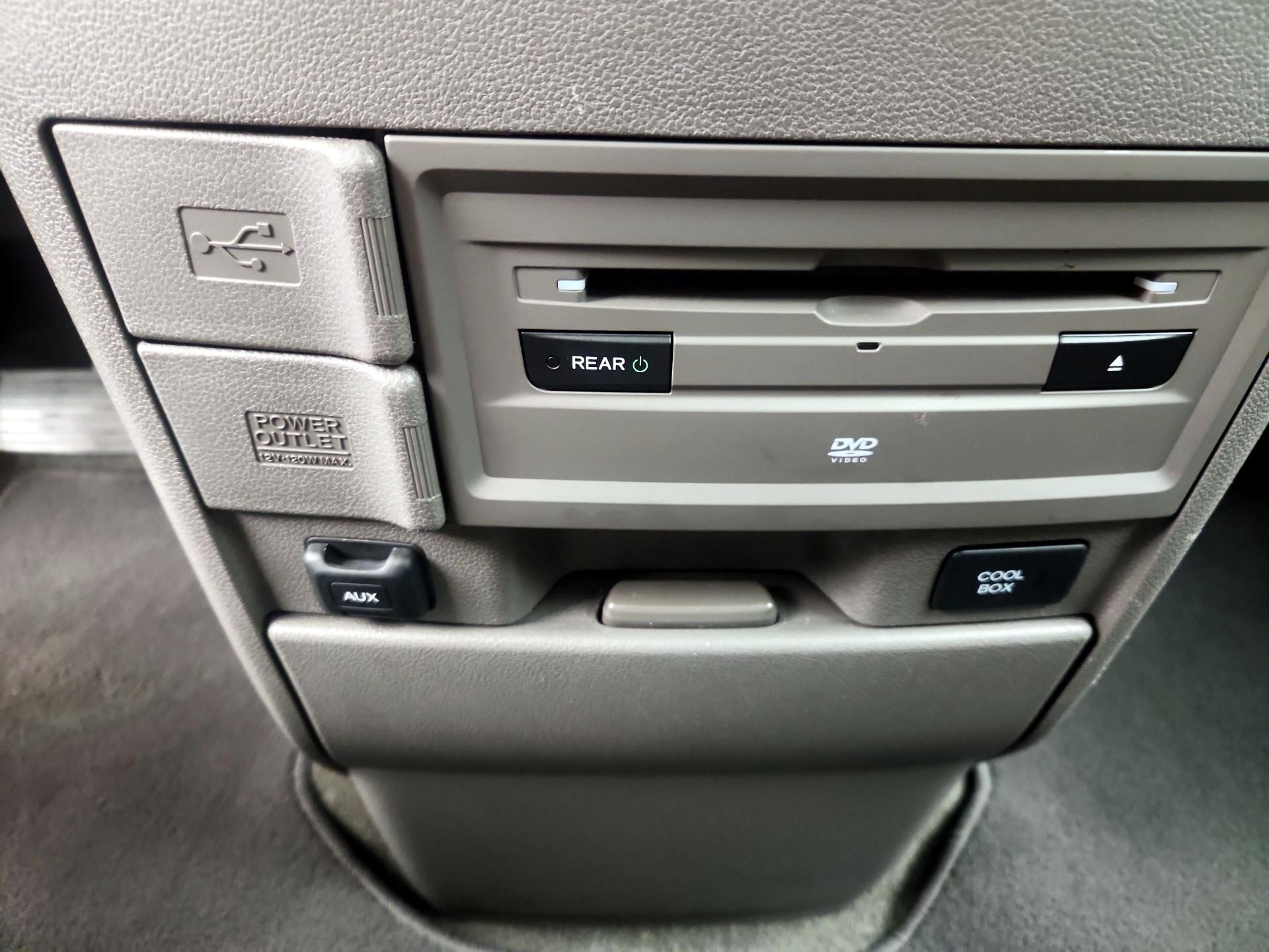 Thumbnail: 2015 Honda Odyssey - 18