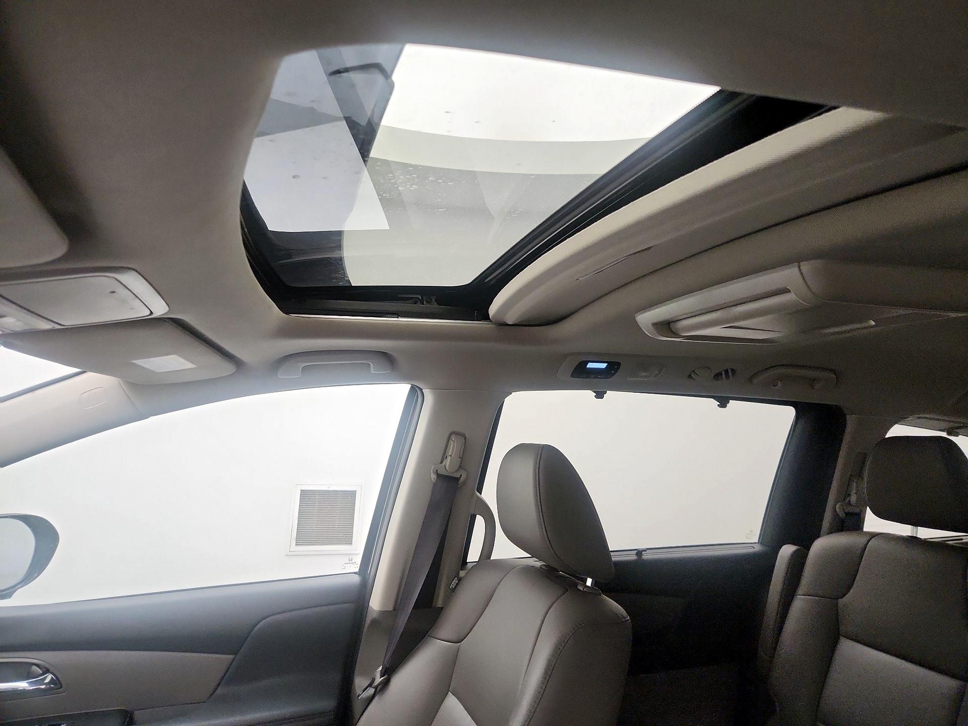 Thumbnail: 2015 Honda Odyssey - 19