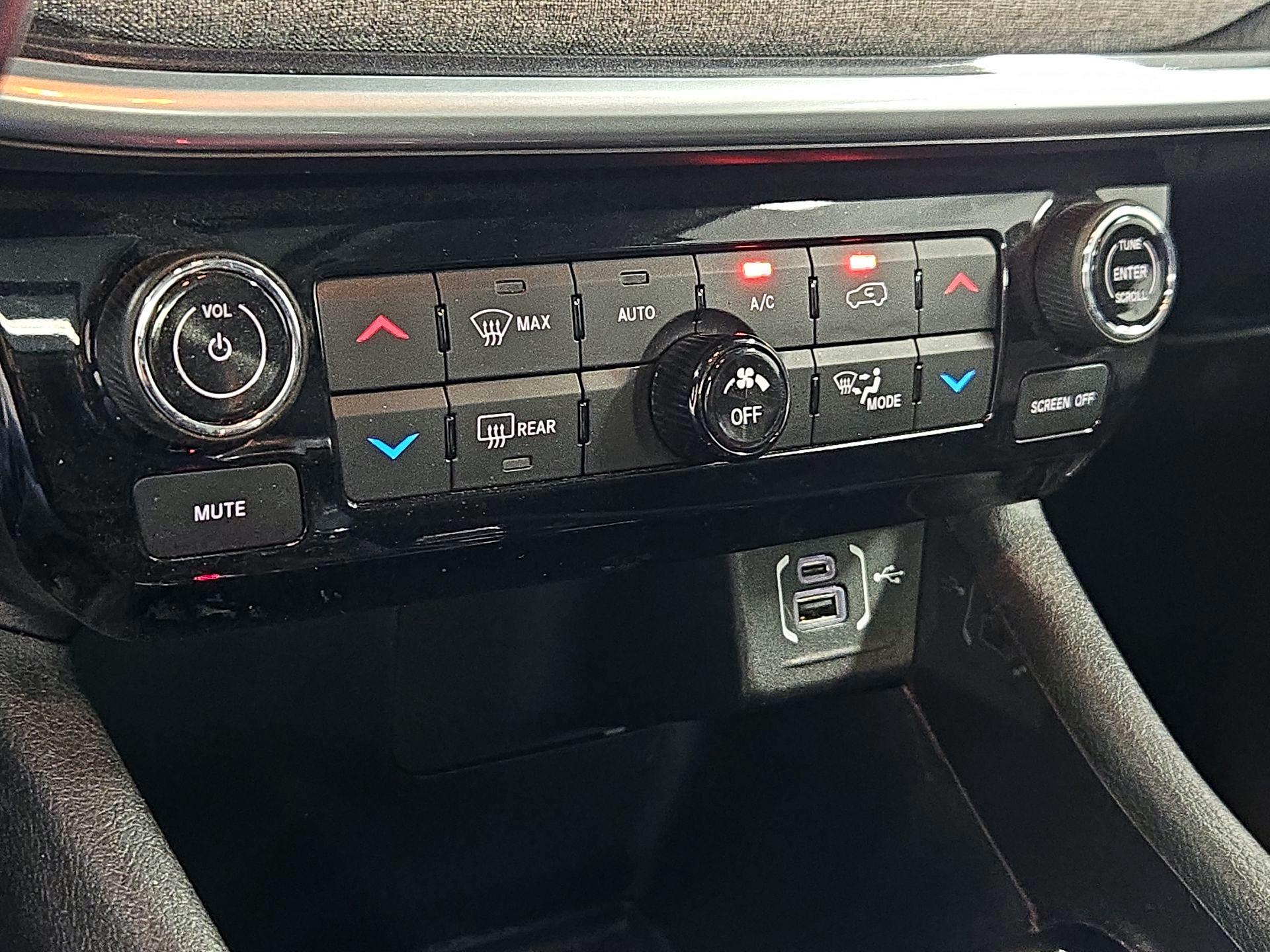 Thumbnail: 2022 Jeep Compass - 16