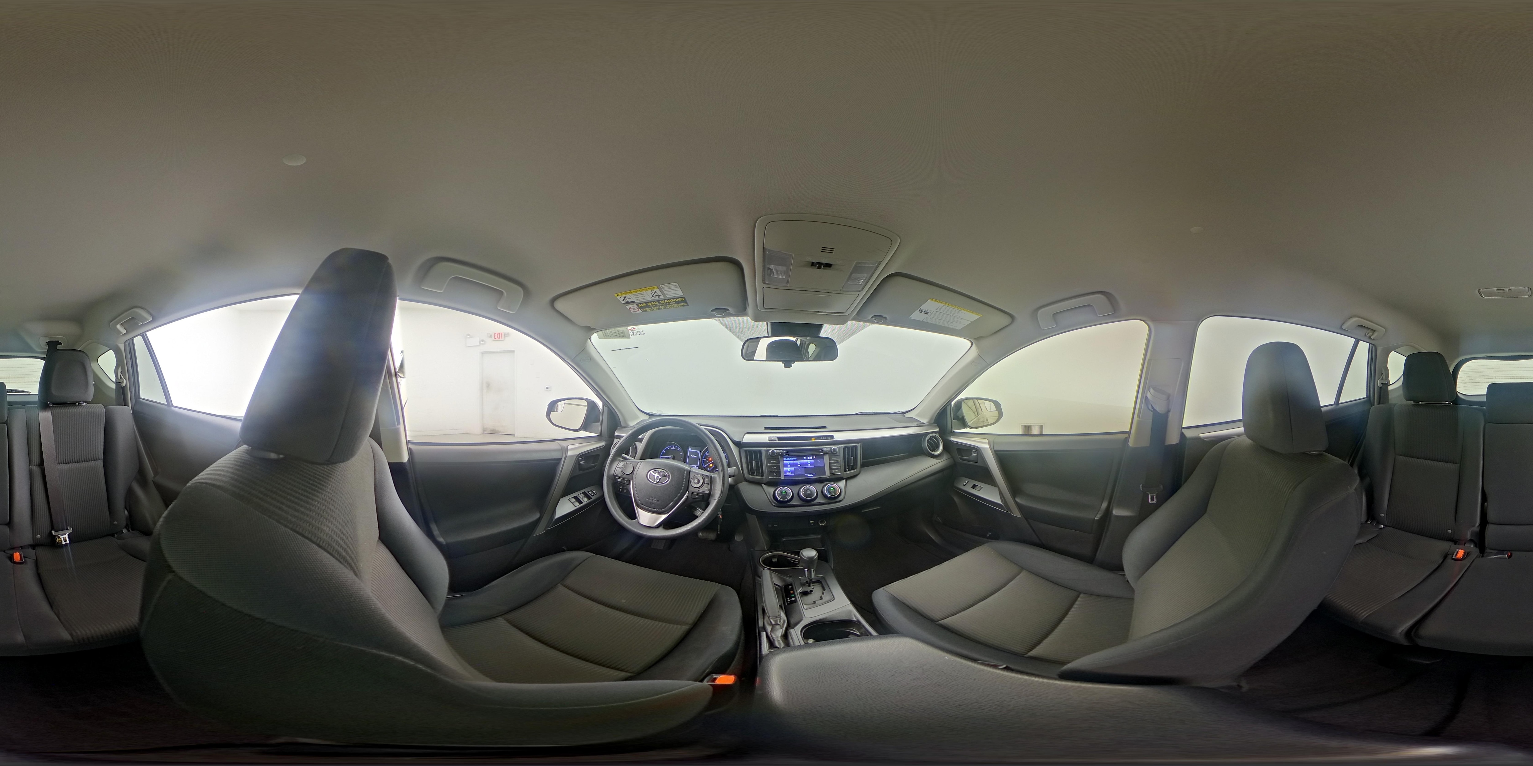 2017 Toyota RAV4 LE - Photo 24