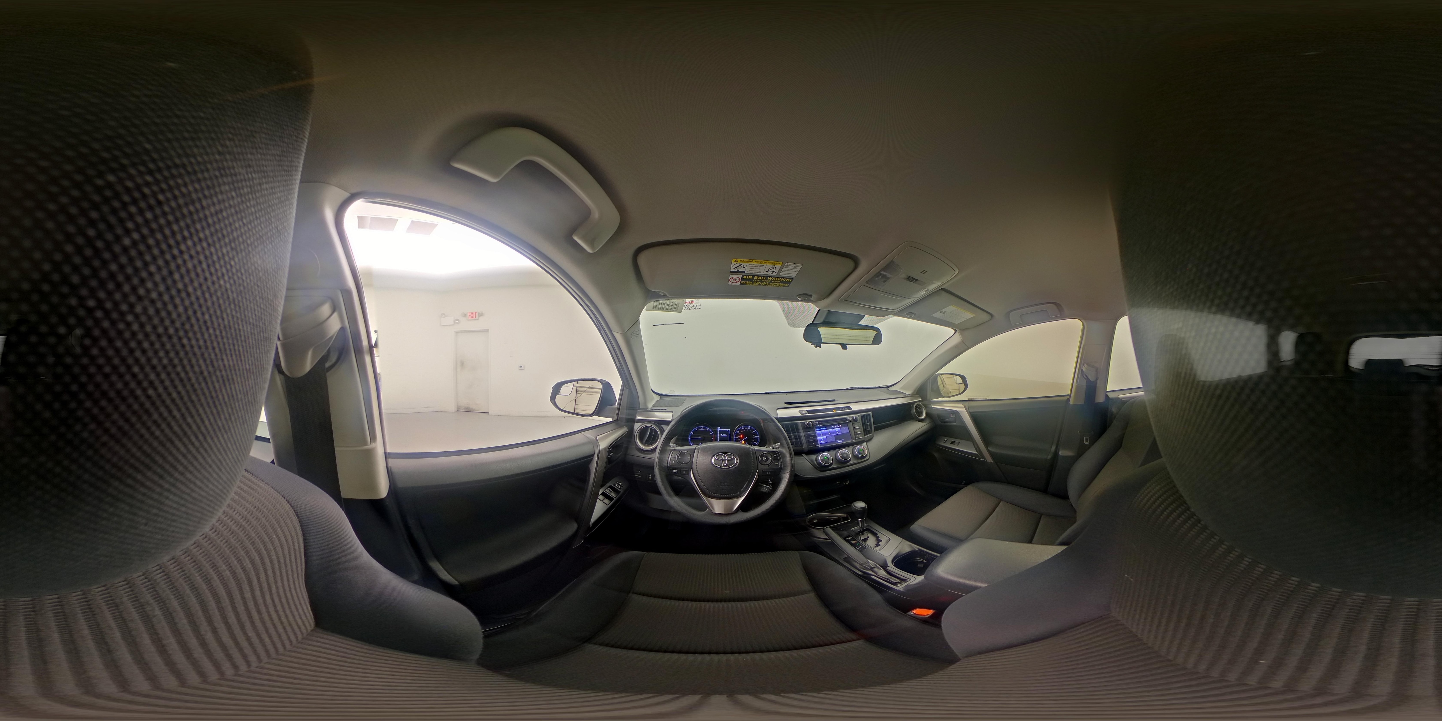 2017 Toyota RAV4 LE - Photo 26