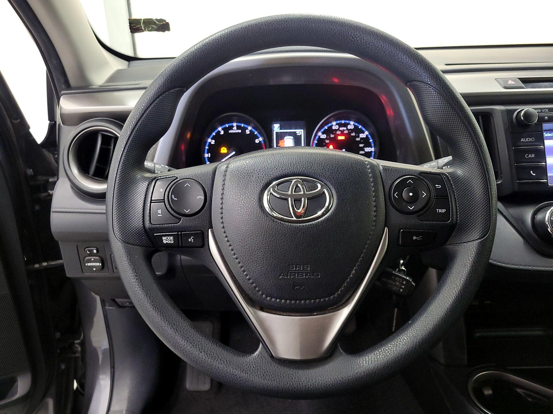 Thumbnail: 2017 Toyota RAV4 - 10