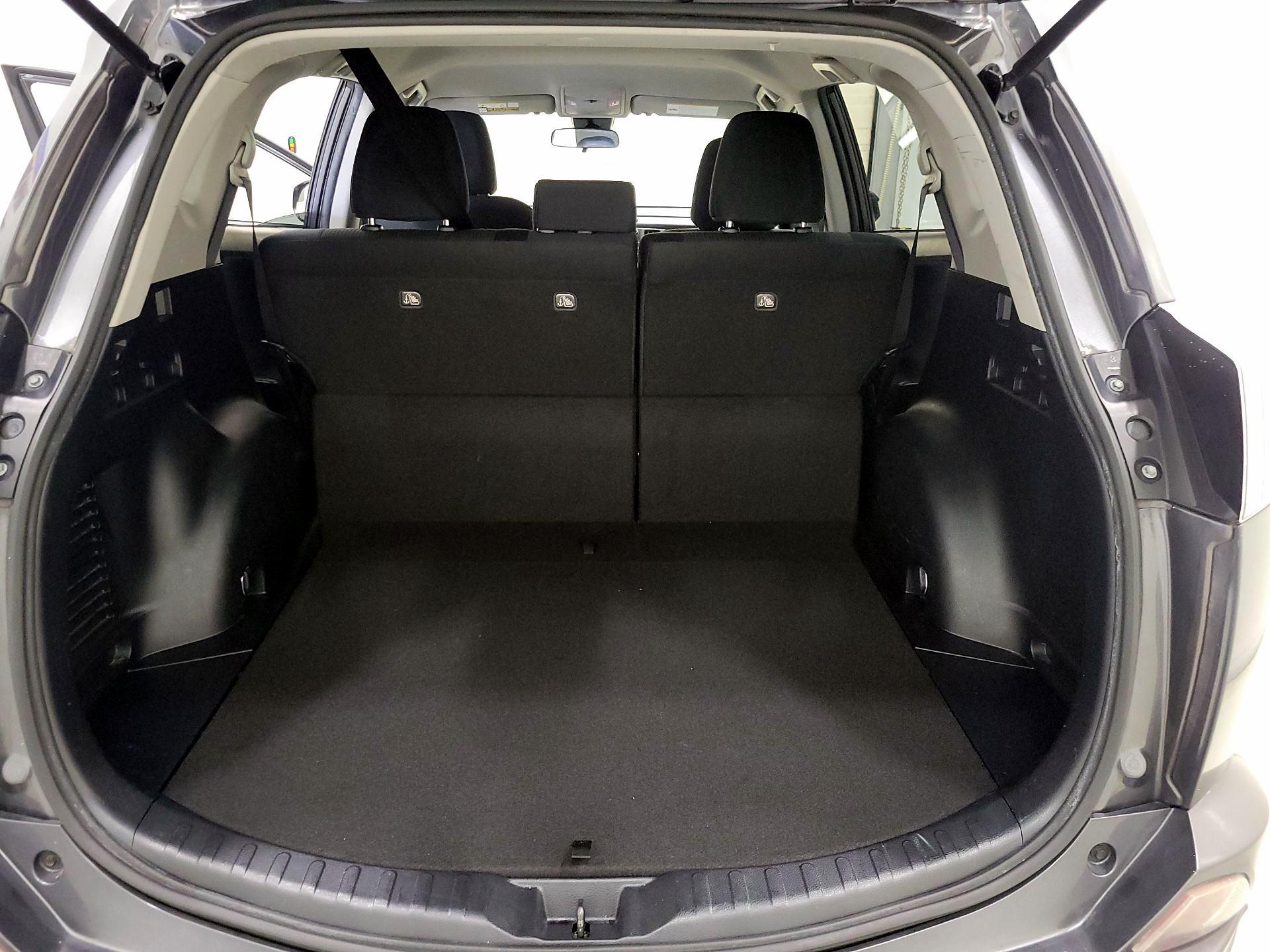 Thumbnail: 2017 Toyota RAV4 - 20