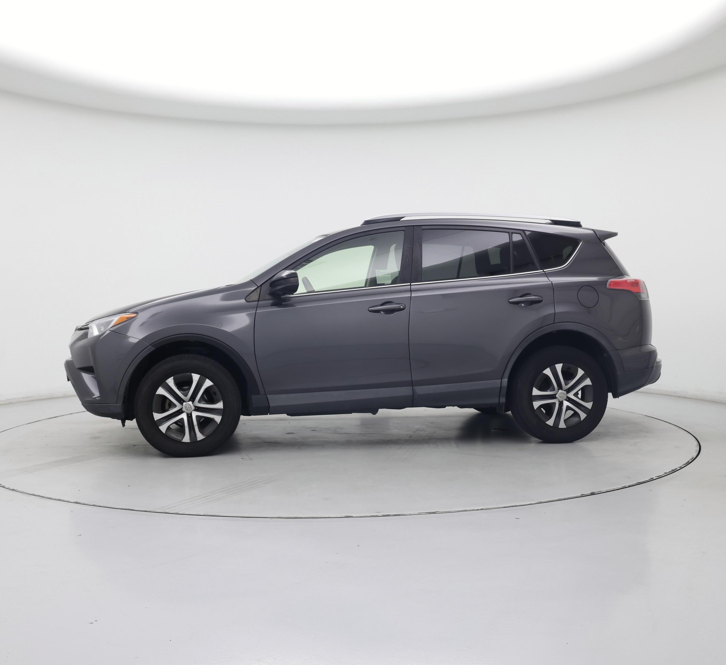 Thumbnail: 2017 Toyota RAV4 - 3